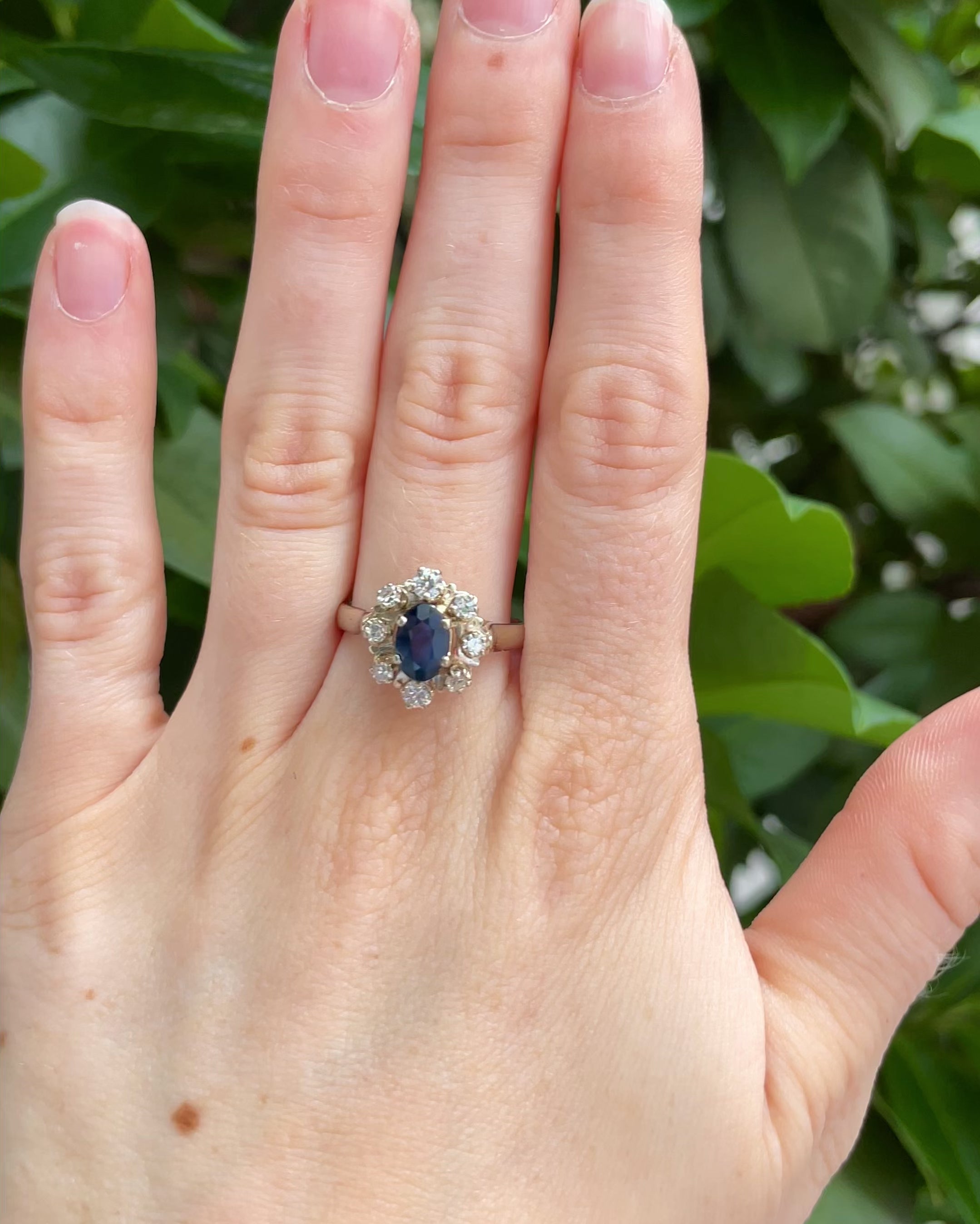 Anillo Margarita Zafiro 1.32 quilates y Diamantes "Reyah"
