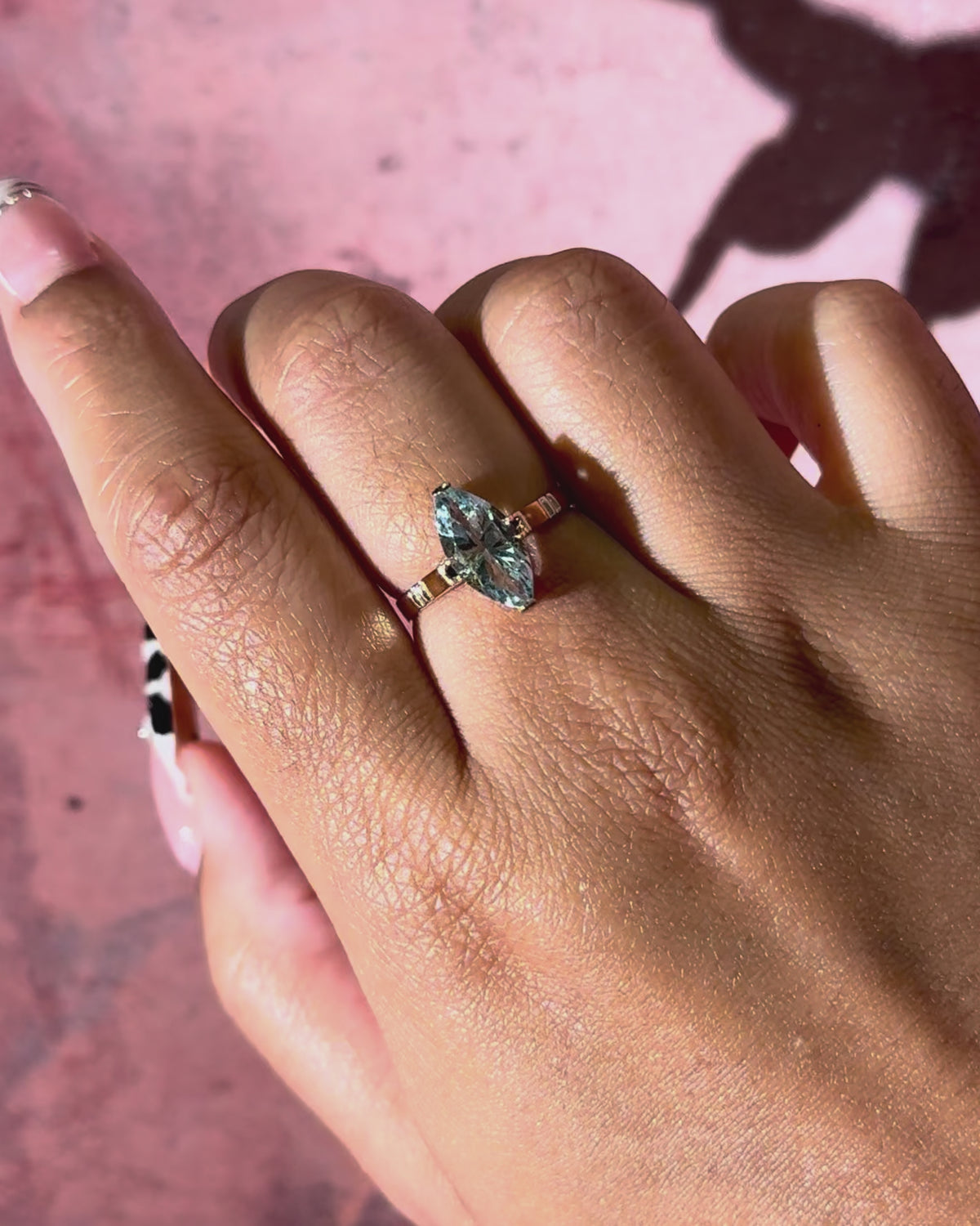 Anillo marquesa de aguamarina de 1.93 quilates "Marine"