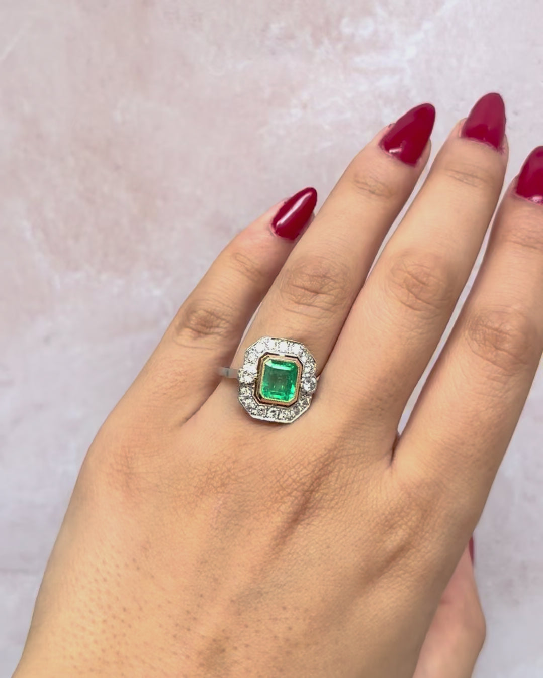 Bague Style Art-Déco Émeraude 1.96 carat &amp; Diamants 0.88 carat "Audrey"