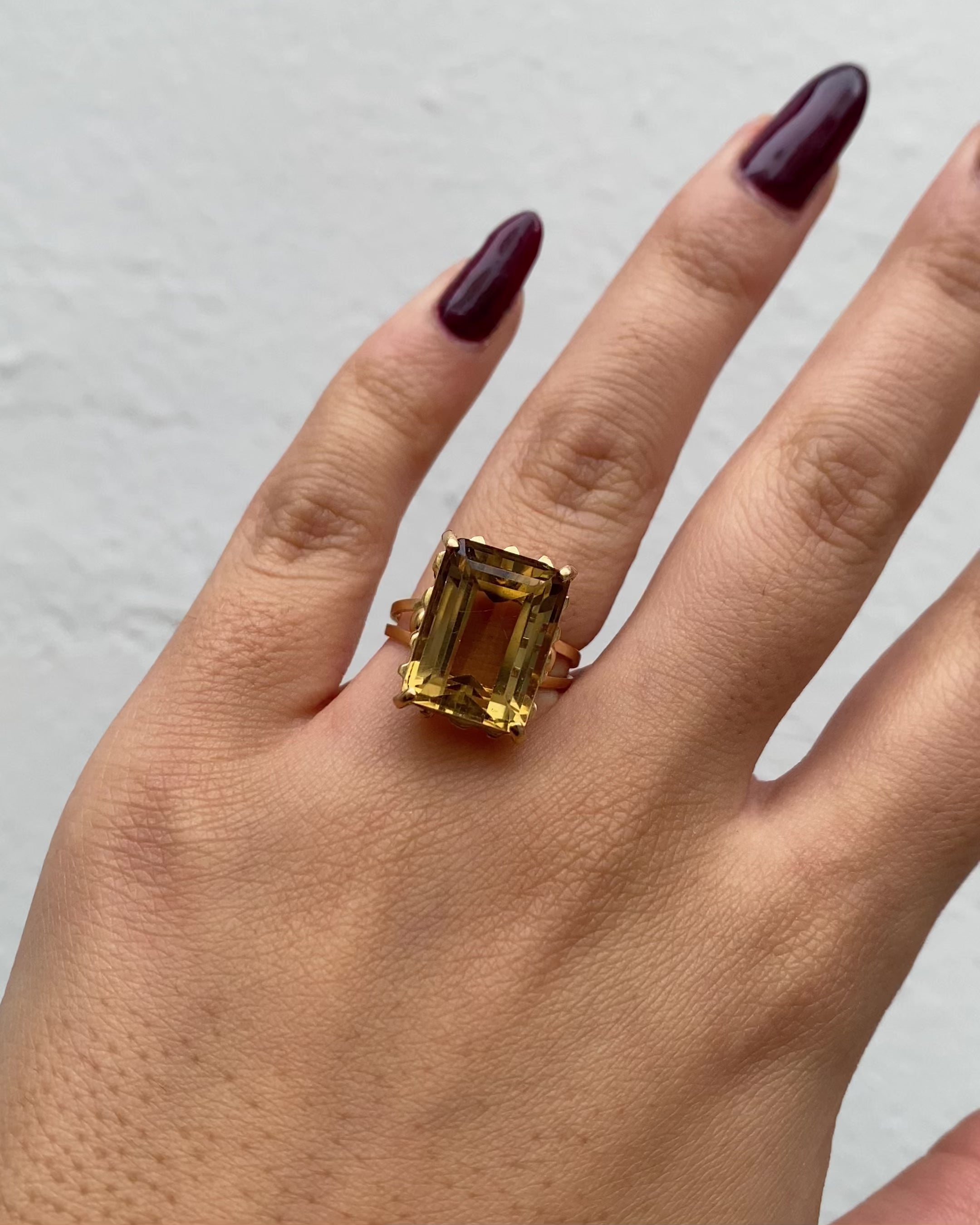 Cocktail Citrine Ring 10 carats "Julia"