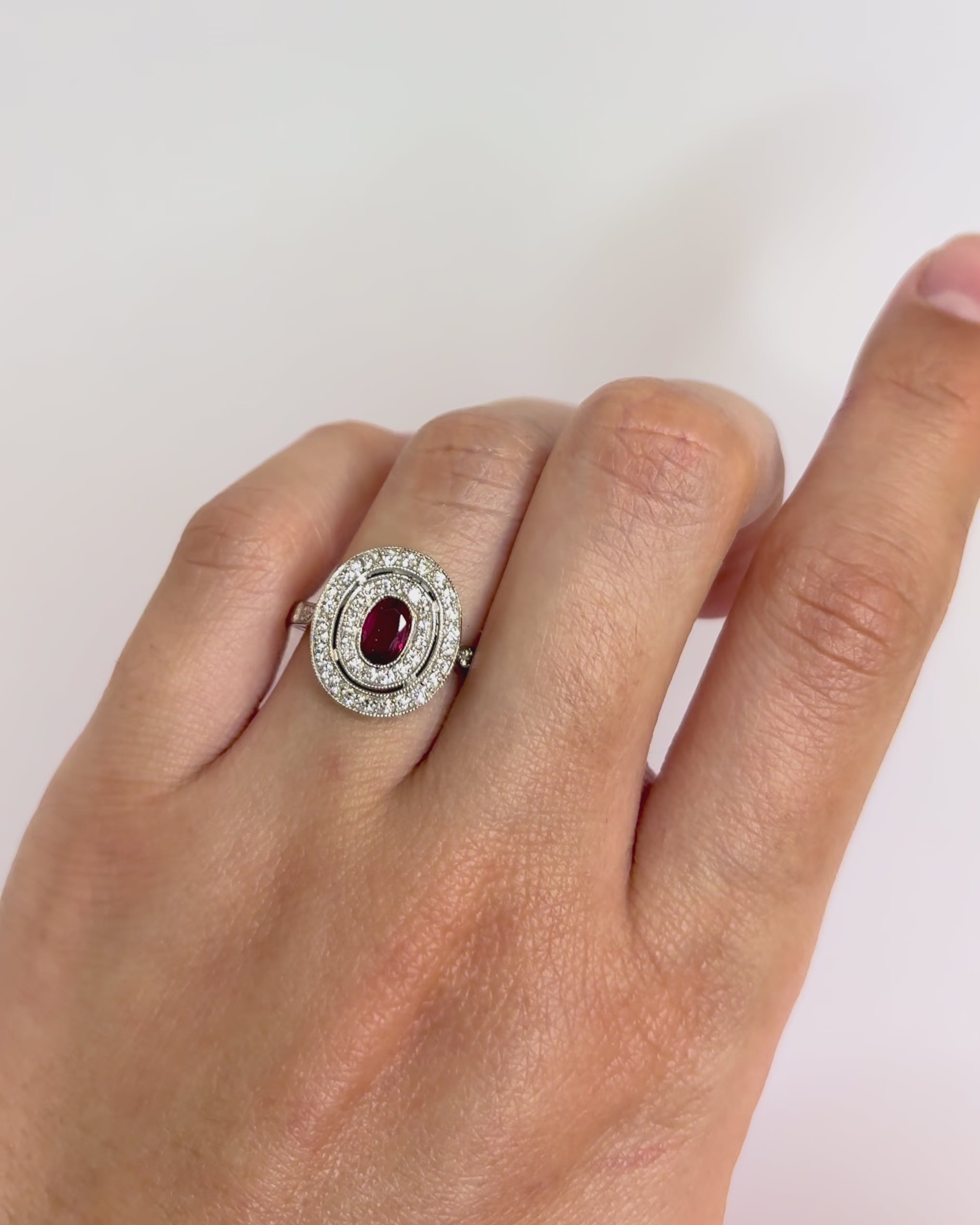 Bague Style Art Déco Rubis 0.48 carat &amp; Diamants 0.44 carat "Maxine"