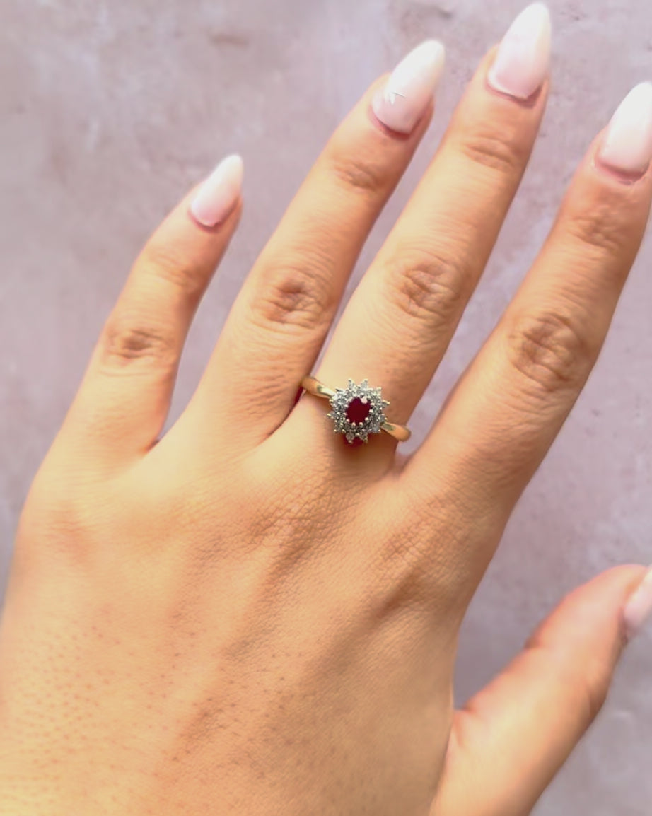 Anillo Marguerite Rubí 0,35 quilates y Diamantes 0,24 quilates "Maggy"
