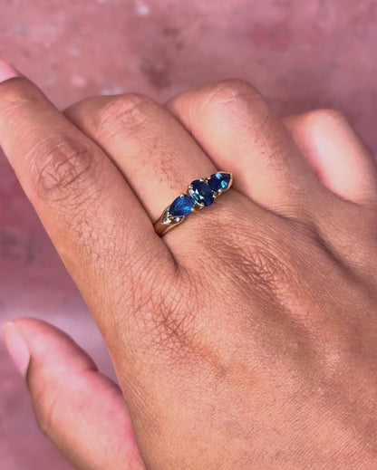 Anillo trilogía de zafiros de 2.15 quilates «Floriane»