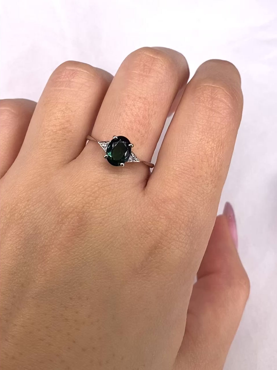 Anillo Trilogía Turmalina 1.25 quilates y Diamantes "Marina"