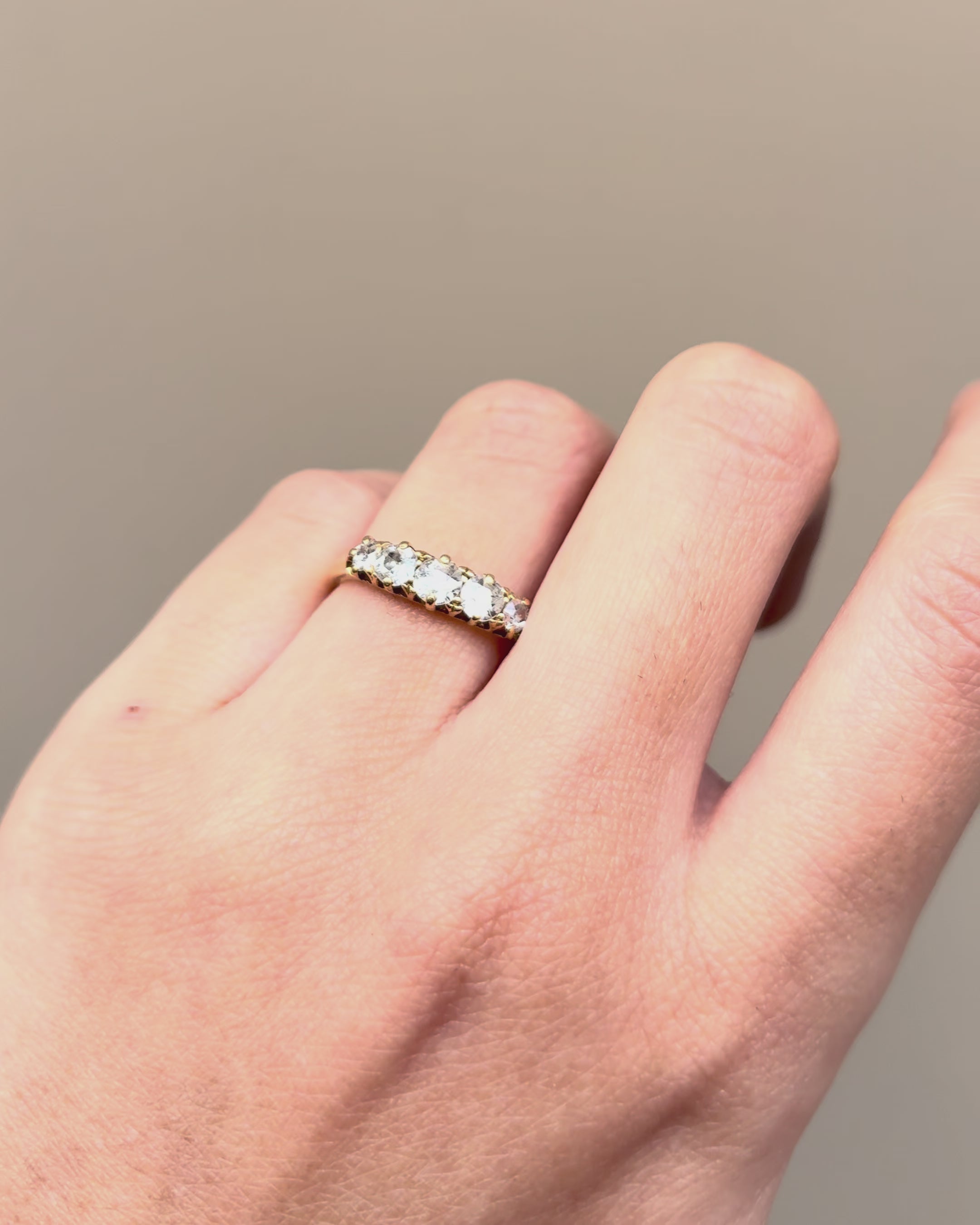 Diamond River Ring 0.90 carat "Vera"