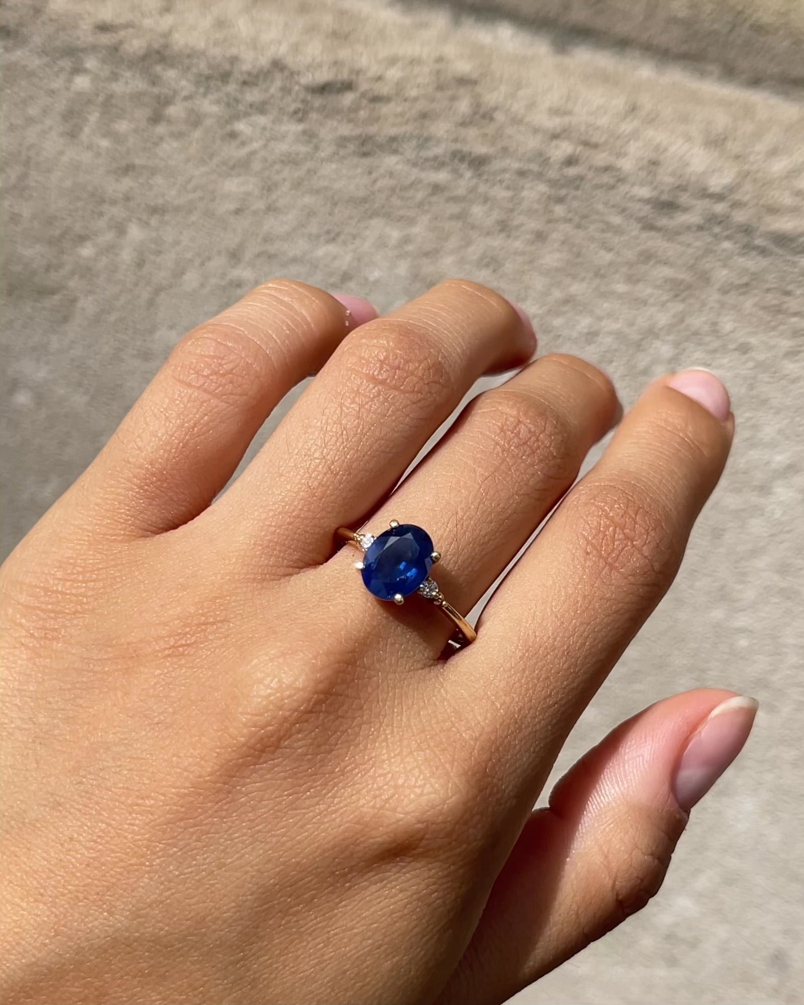 Bague Trilogie Saphir bleu royal 2 carats &amp; Diamants "Callie"