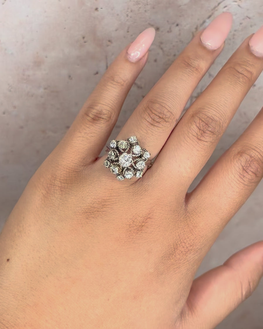 Anillo Flor Diamantes 1.33 quilates "Mélissa"