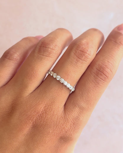 Media alianza con diamantes 0,50 quilates 2,5 mm "Elina"
