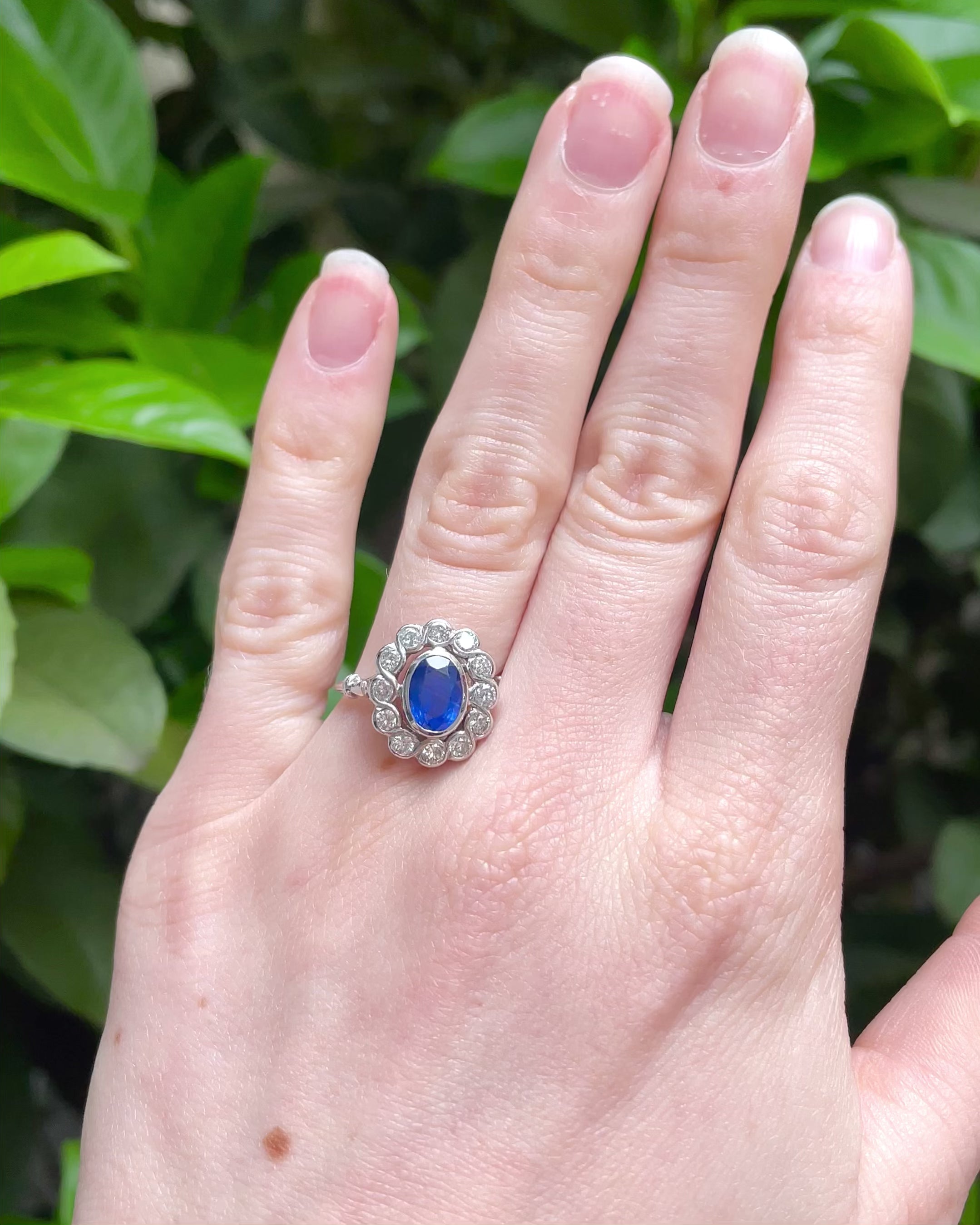 Art Deco Daisy Ring Sapphire 1.25 carat &amp; diamonds "Alicia"