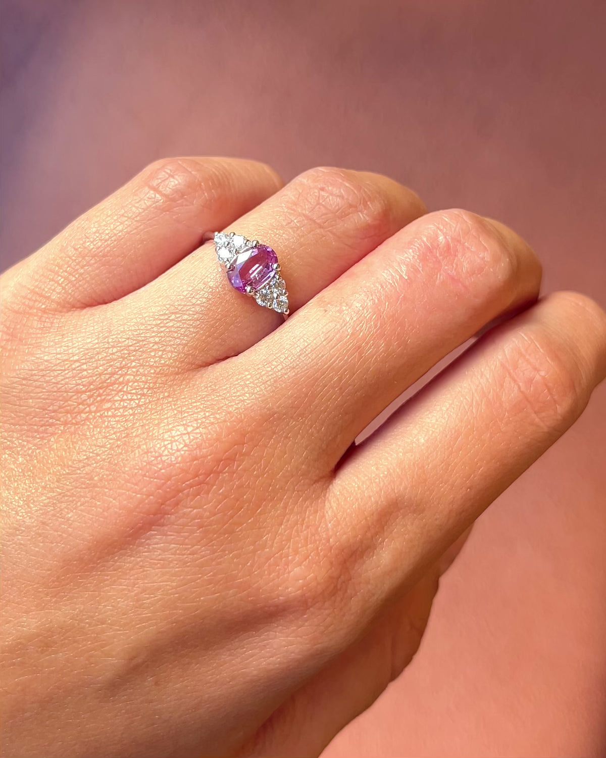Bague Trilogie Saphir Rose 0.99 carat &amp; Diamants 0.30 carat "Rosalia"