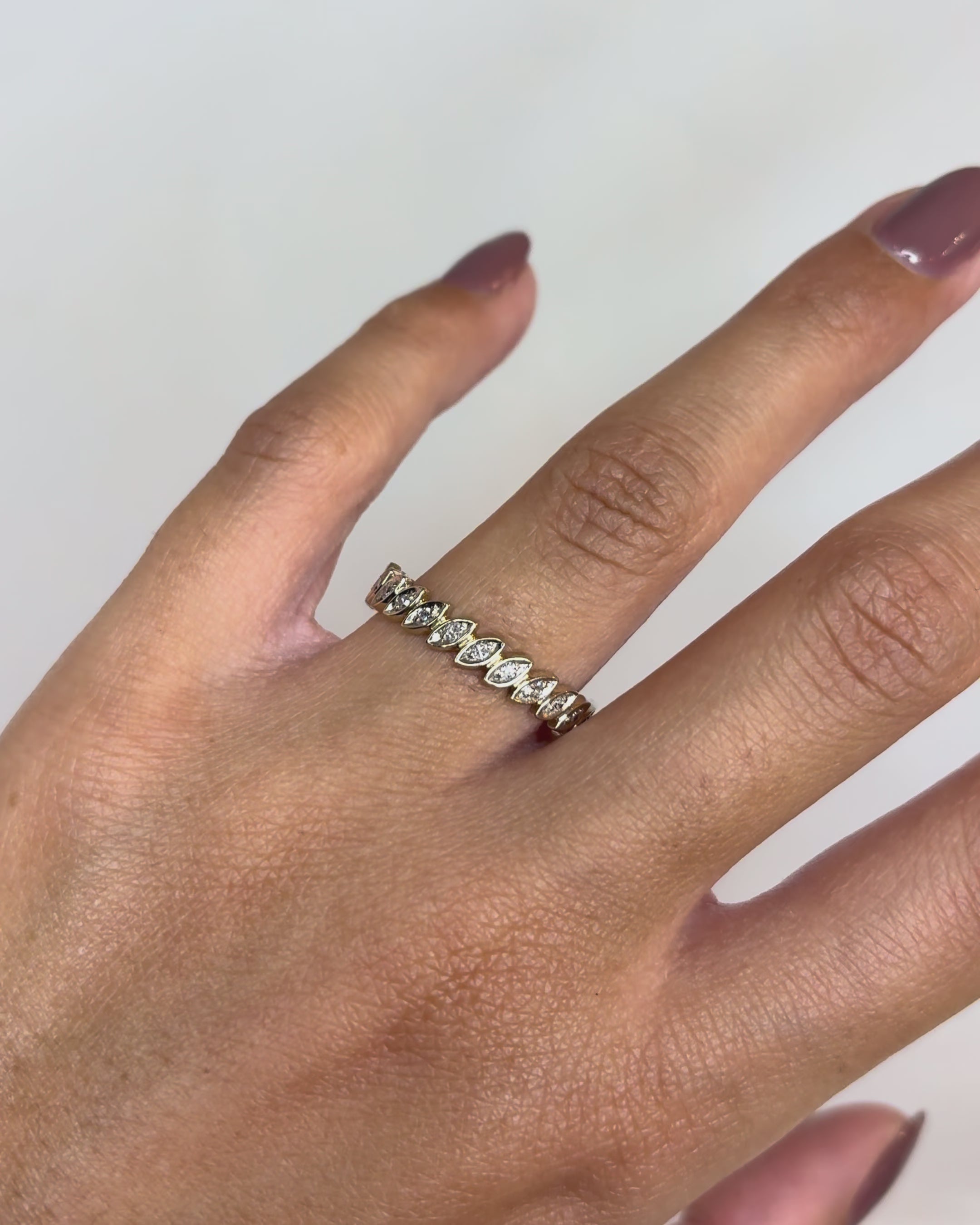 American Alliance 25 Diamonds "Delphine"