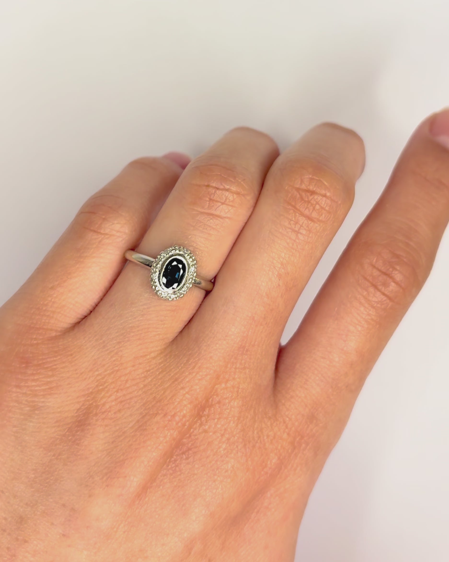 Bague Marguerite Saphir 0.40 carat &amp; Diamants "Christie"