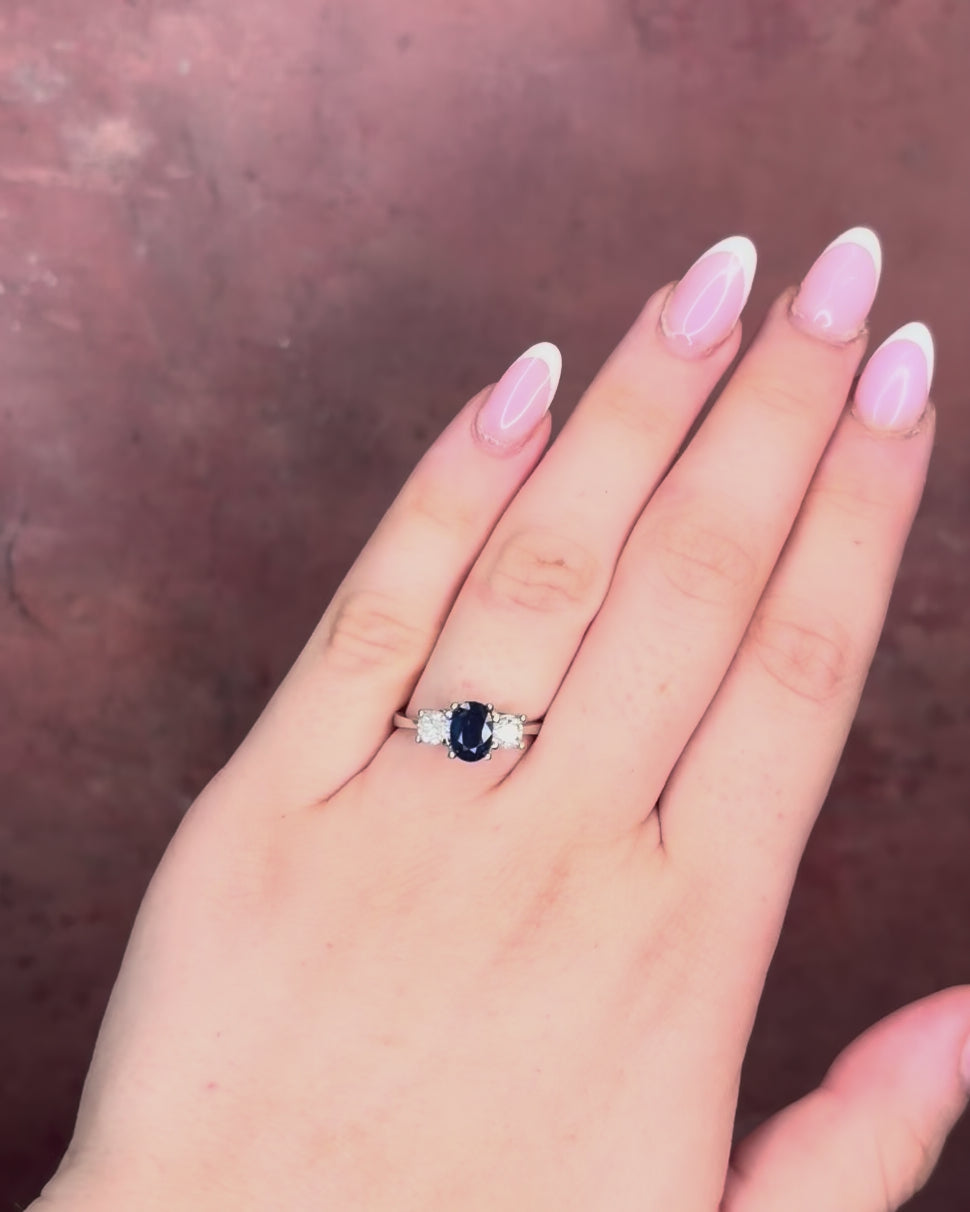 “Éléanore” 0.85-carat Sapphire &amp; 0.40-carat Diamond Trilogy Ring