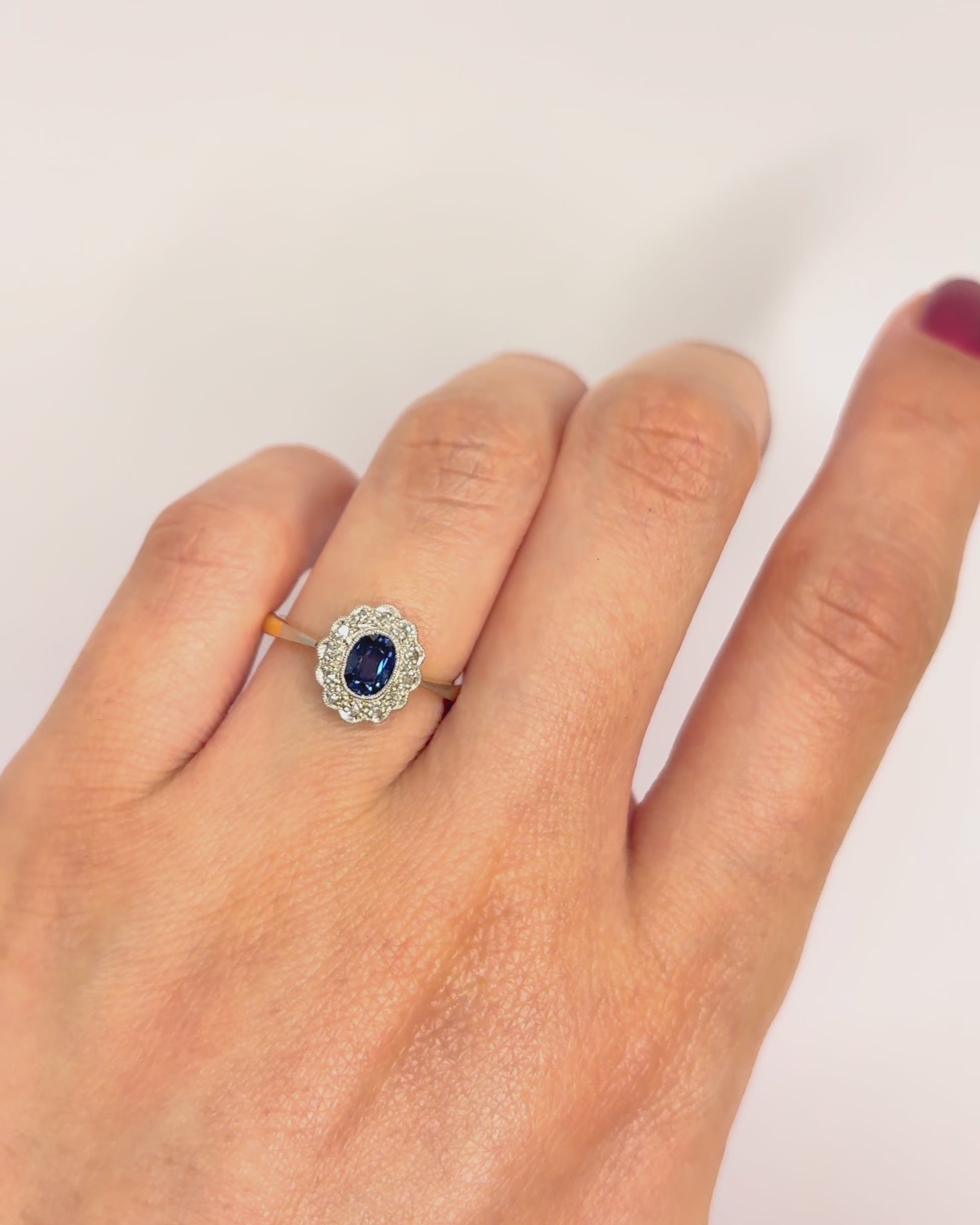Daisy Ring Sapphire &amp; Diamonds "Mona"