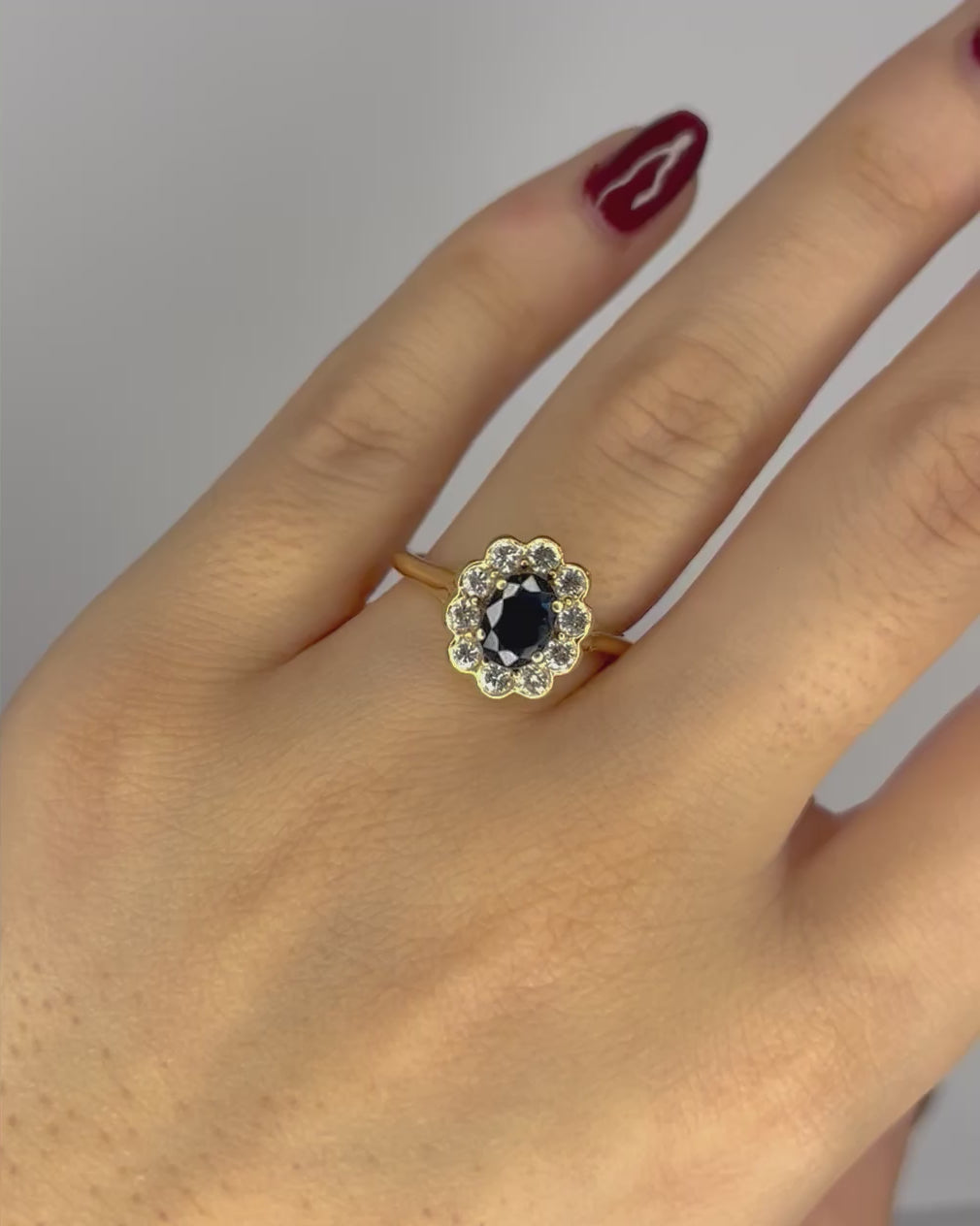 Anillo Marguerite Zafiro 1.11 quilates y Diamantes 0.50 quilates "Nola"