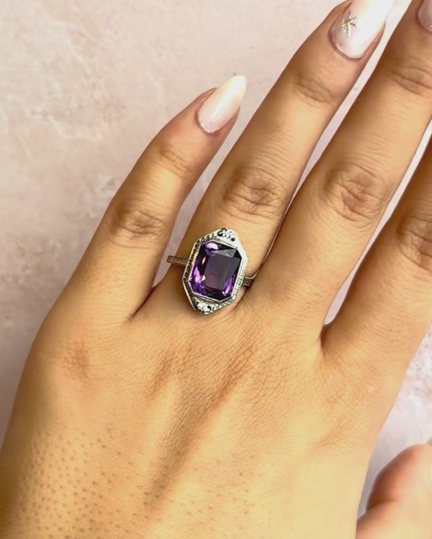 Art Deco Amethyst 4.30 Carat Ring "Kim"