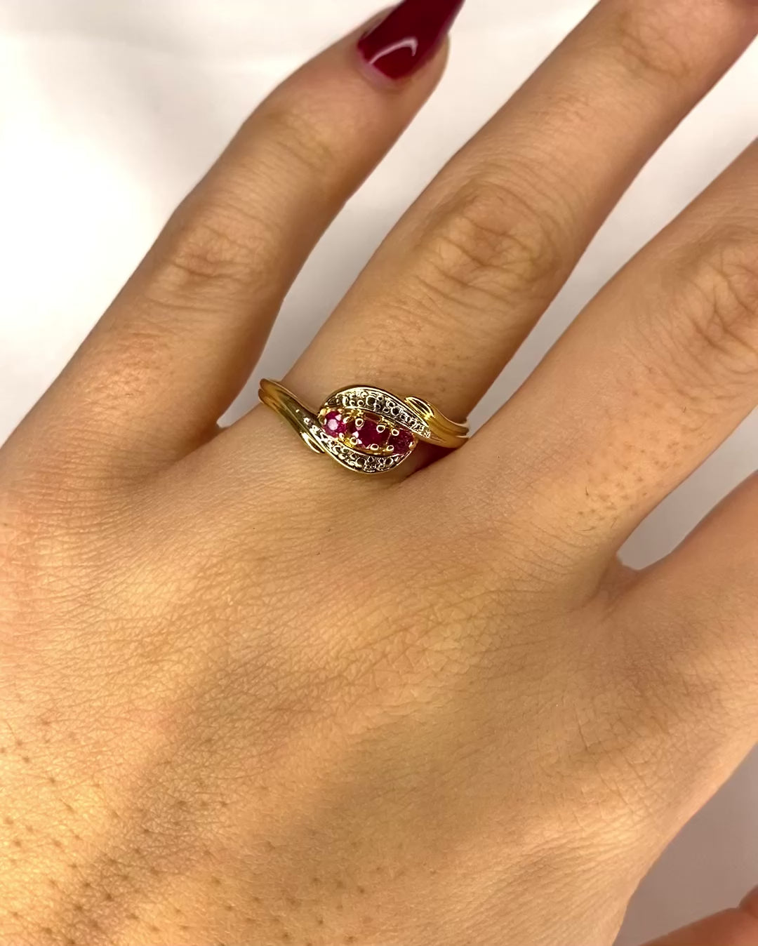 Bague Tourbillon Trilogie Rubis 0.30 carat "Hortense"