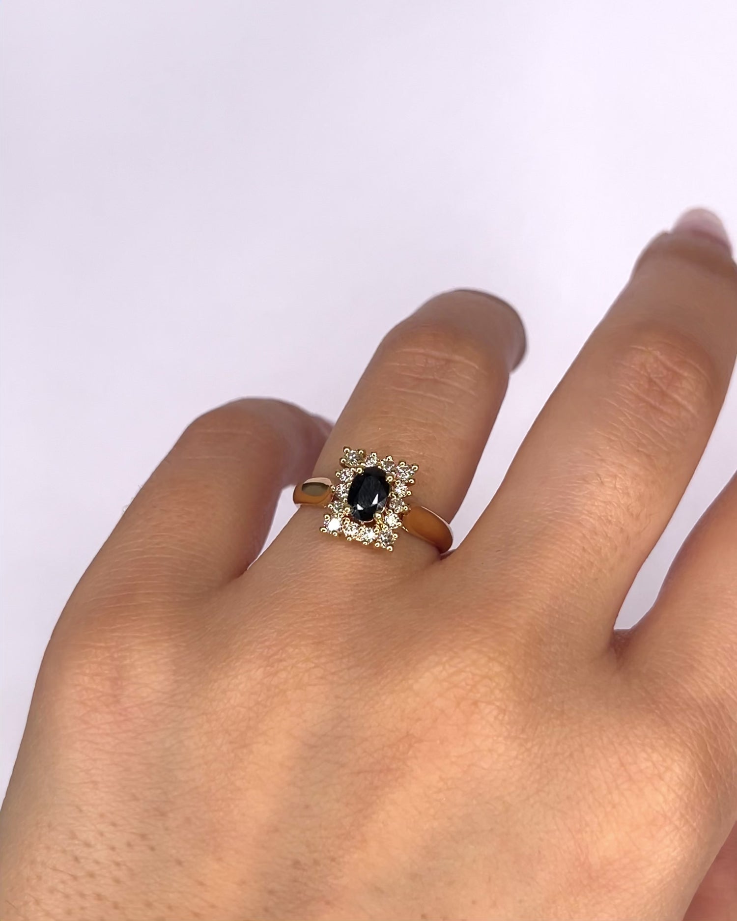 Bague Marguerite Saphir 0.68 carat &amp; Diamants 0.32 carat "Aryna"