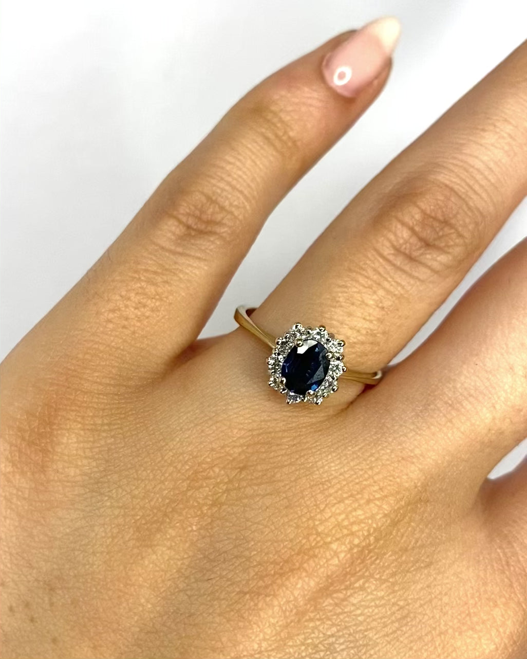 Anillo Marguerite Zafiro 1.05 quilates y Diamantes 0.30 quilates "Hermione"