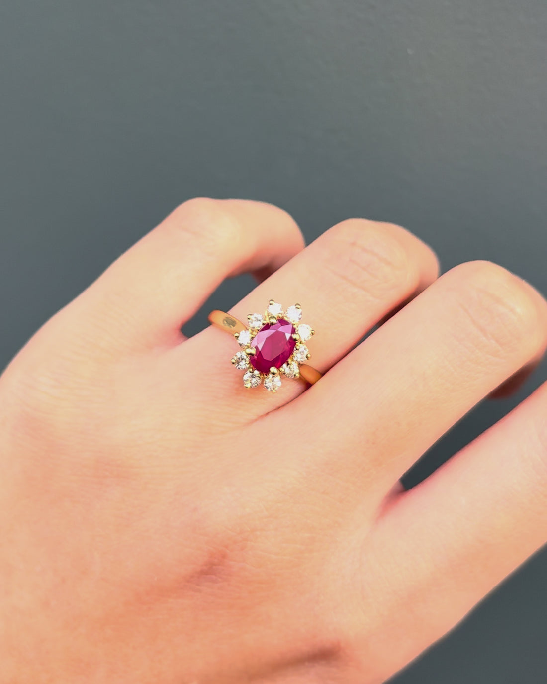 Bague Marguerite Rubis 1.30 carat &amp; Diamants 0.40 carat &quot;Alicia&quot;