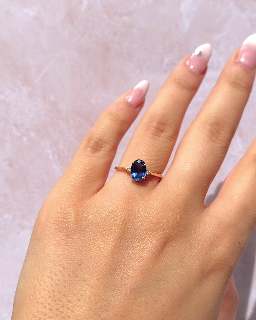 Bague Trilogie Saphir bleu lagon 1.25 carat &amp; Diamants "Anna"