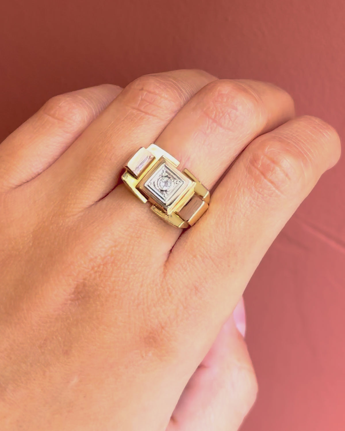 “Aisha” Diamond &amp; 18-karat Gold Tank Ring, 6,08g