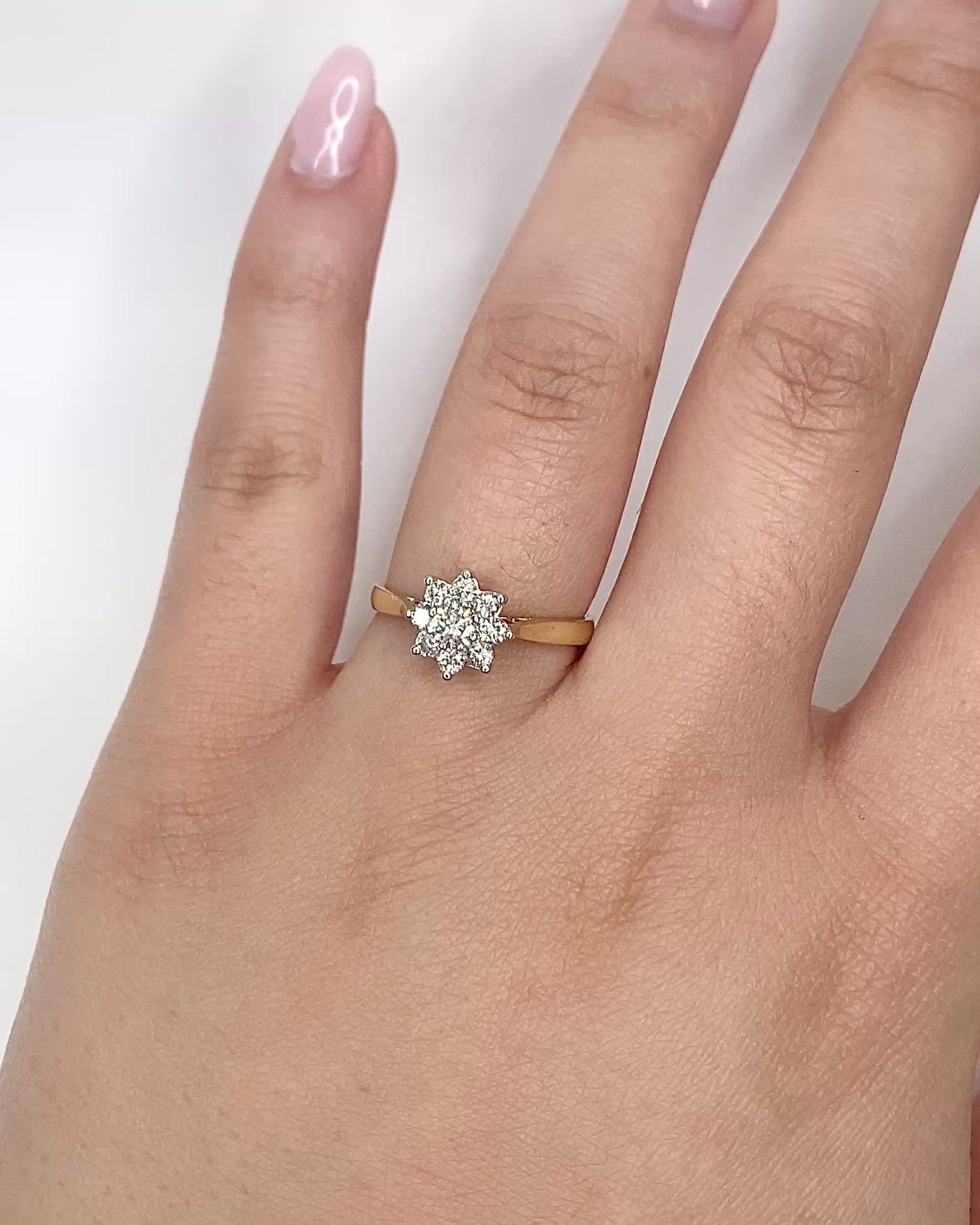 Anillo Margarita Diamantes 0,44 quilates "Camelia"