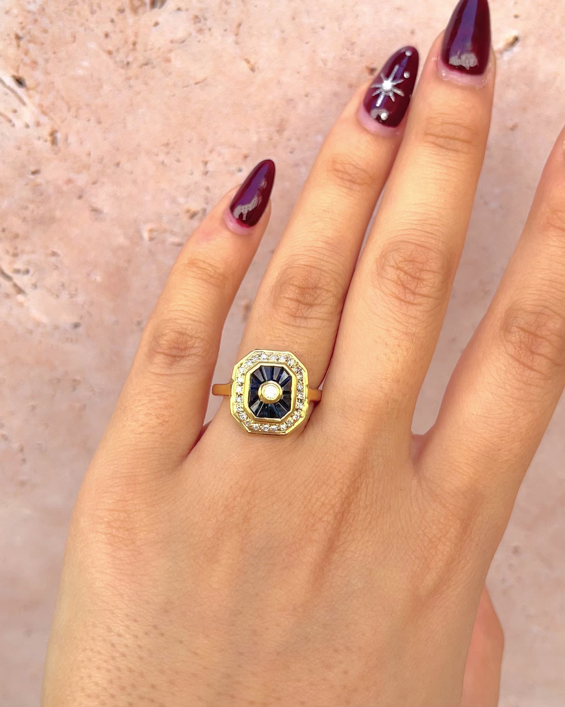 Bague Style Art Déco 12 Saphirs 0.84 carat &amp; 25 Diamants "Madeline"