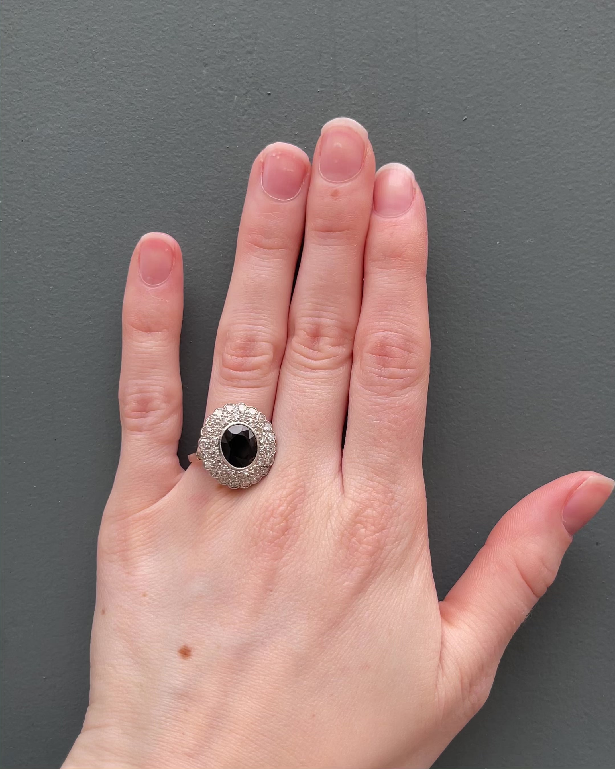 Marguerite Sapphire Ring 2.90 Carats &amp; 36 Diamonds "Maeva"