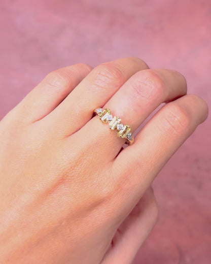 Bague Rivière Scapolites Jaunes de Madagascar 0.65 carat &amp; Diamants "Lisette"
