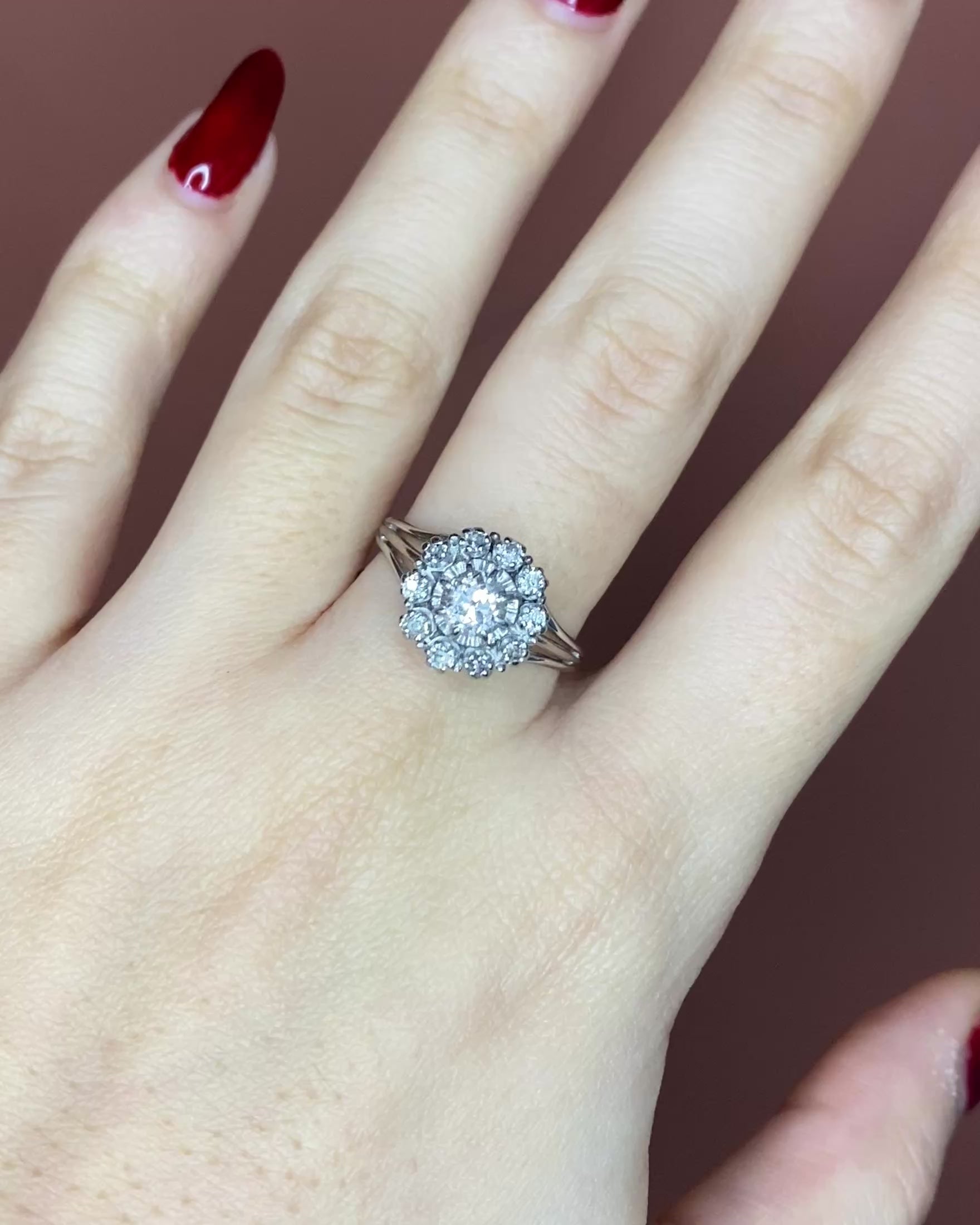 Bague Marguerite Diamants 0.64 carat "Laura"