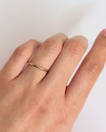 Yellow gold wedding band "Maeva"