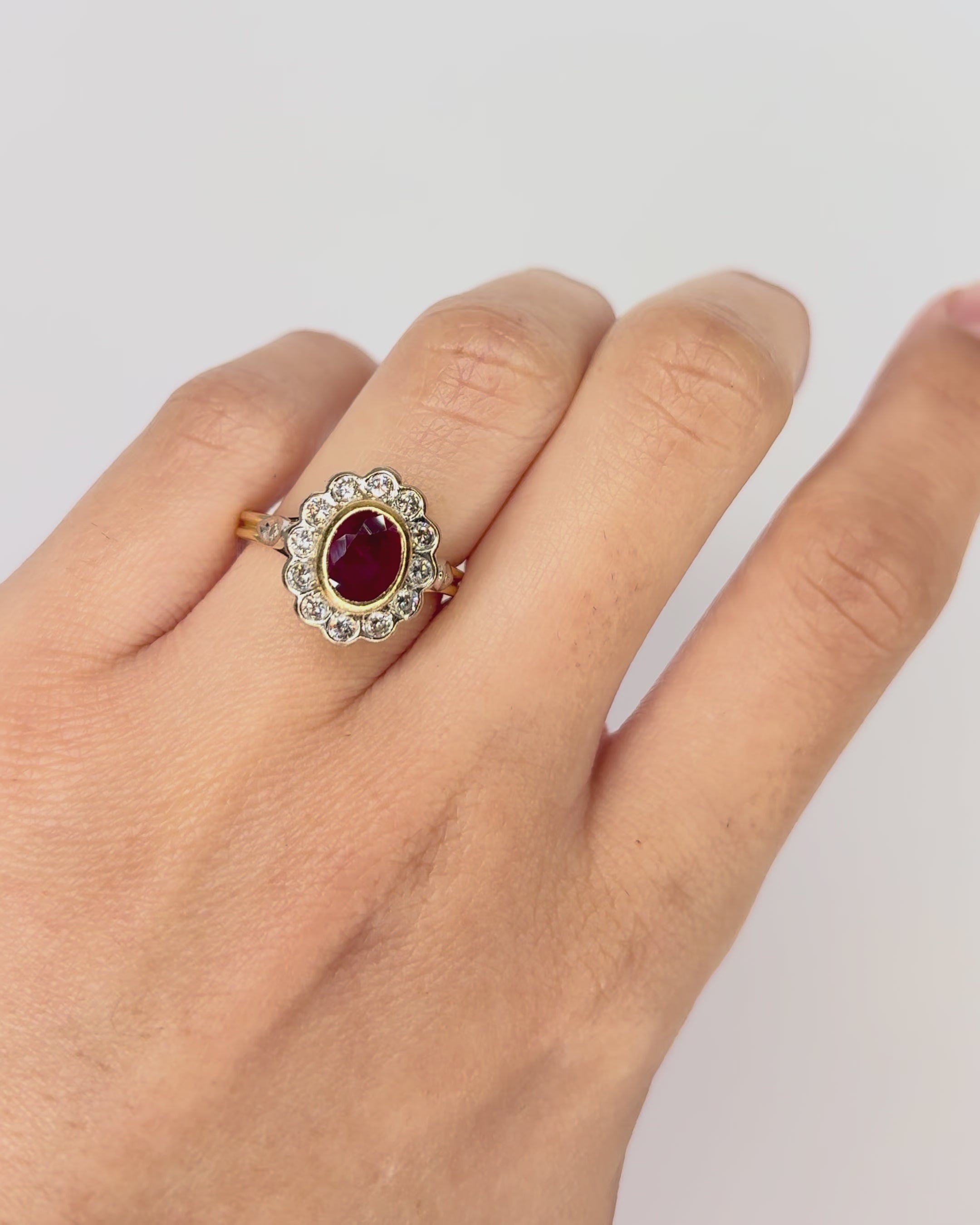 Daisy Ring Ruby 1 carat &amp; Diamonds 0.40 carat "White"