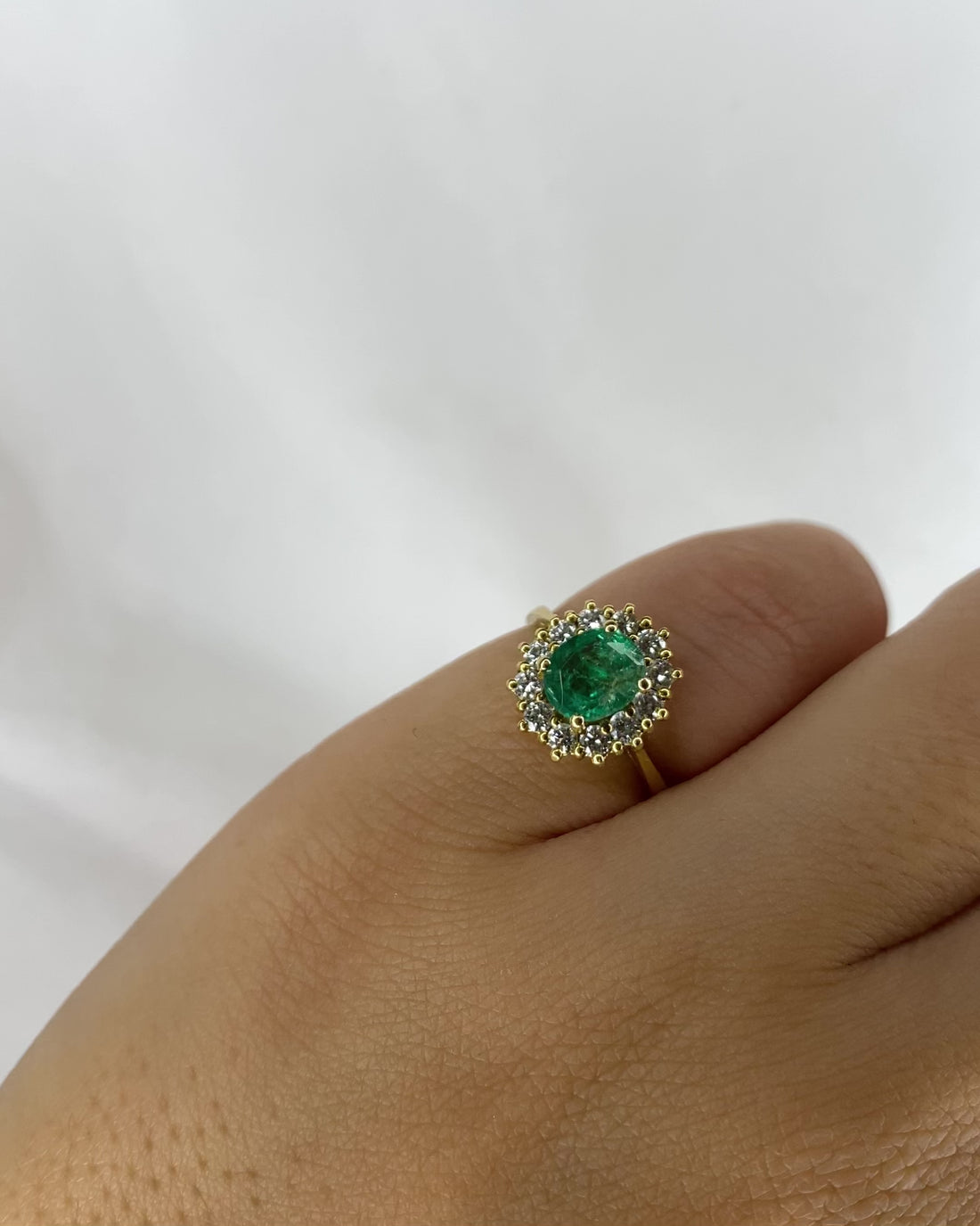 Bague Marguerite Émeraude 0.70 carat &amp; Diamants 0.36 carat &quot;Lila&quot;