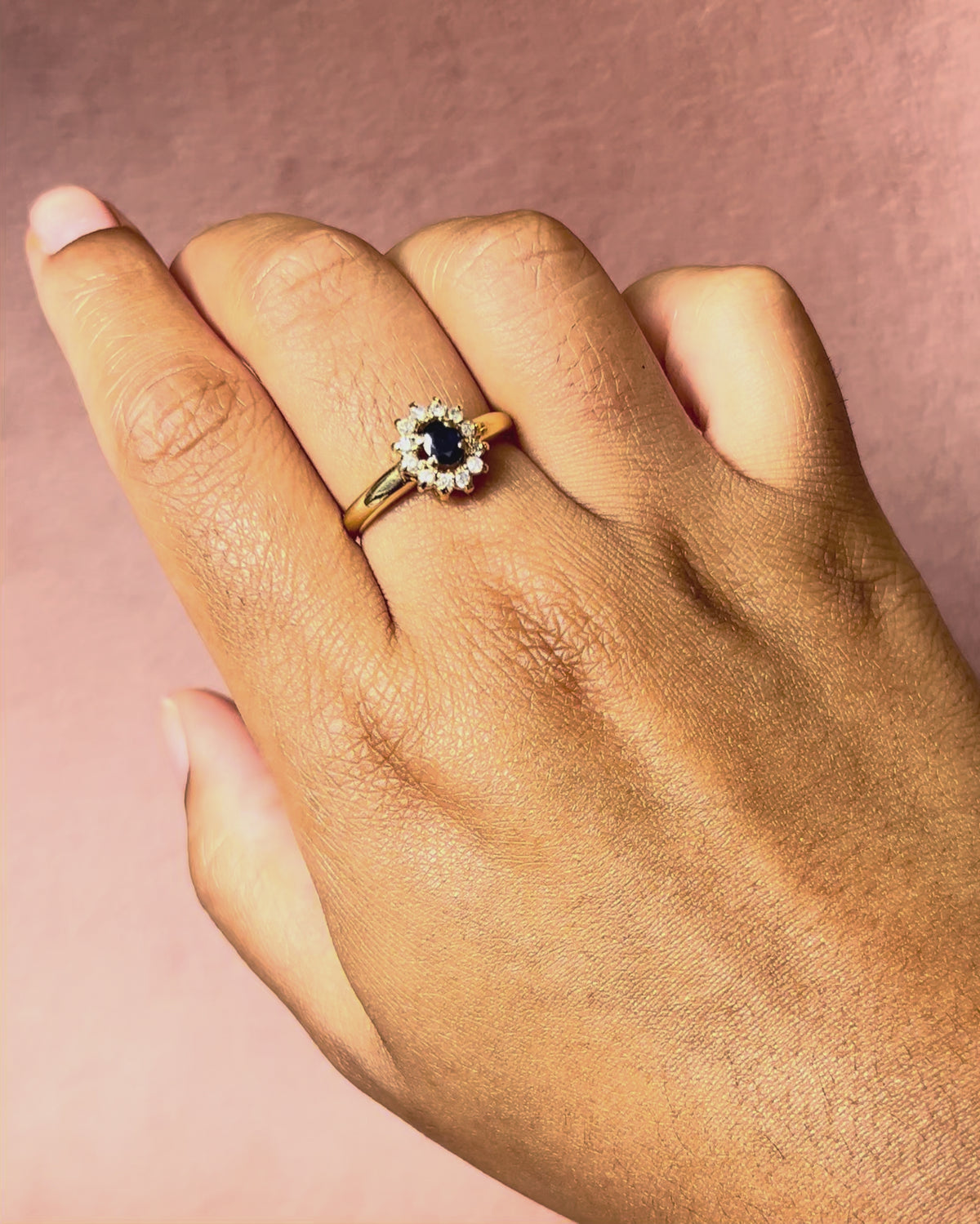 Marguerite Ring Sapphire 0.35 Carat &amp; Diamonds 0.36 Carat "Cassandra"