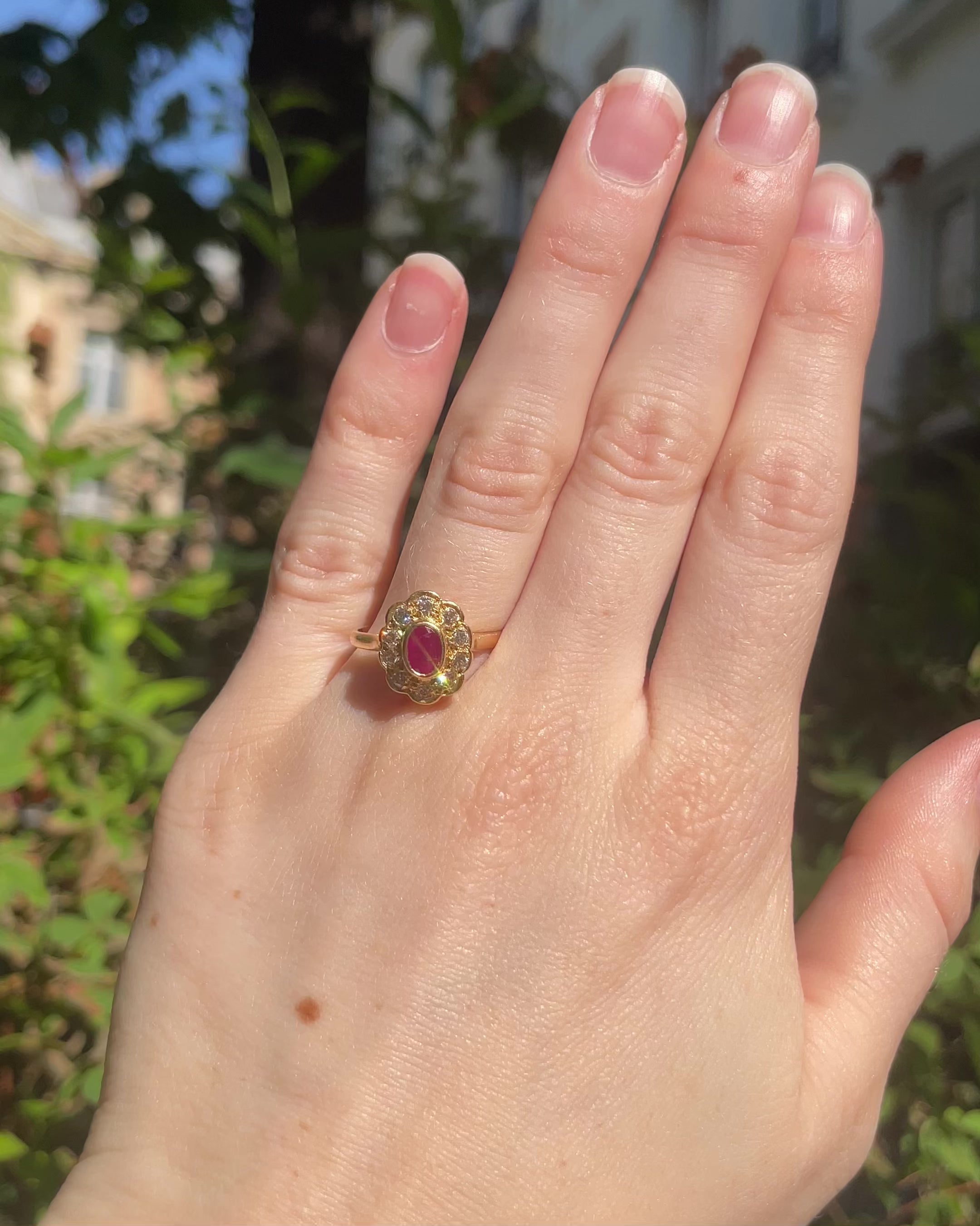 Bague Marguerite Rubis 0.60 carat &amp; Diamants "Alexandra"