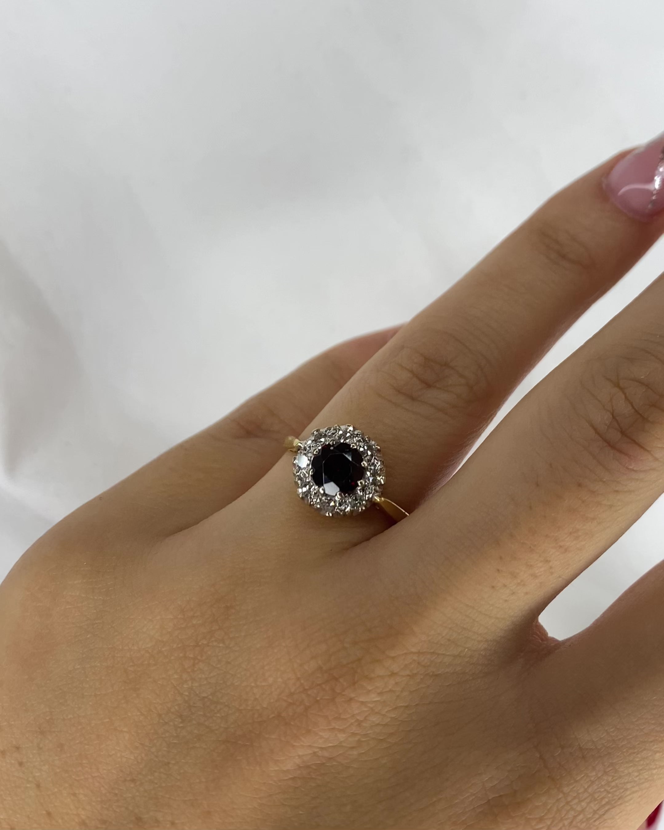 Bague Marguerite Grenat 1.05 carat &amp; 8 Diamants "Kate"