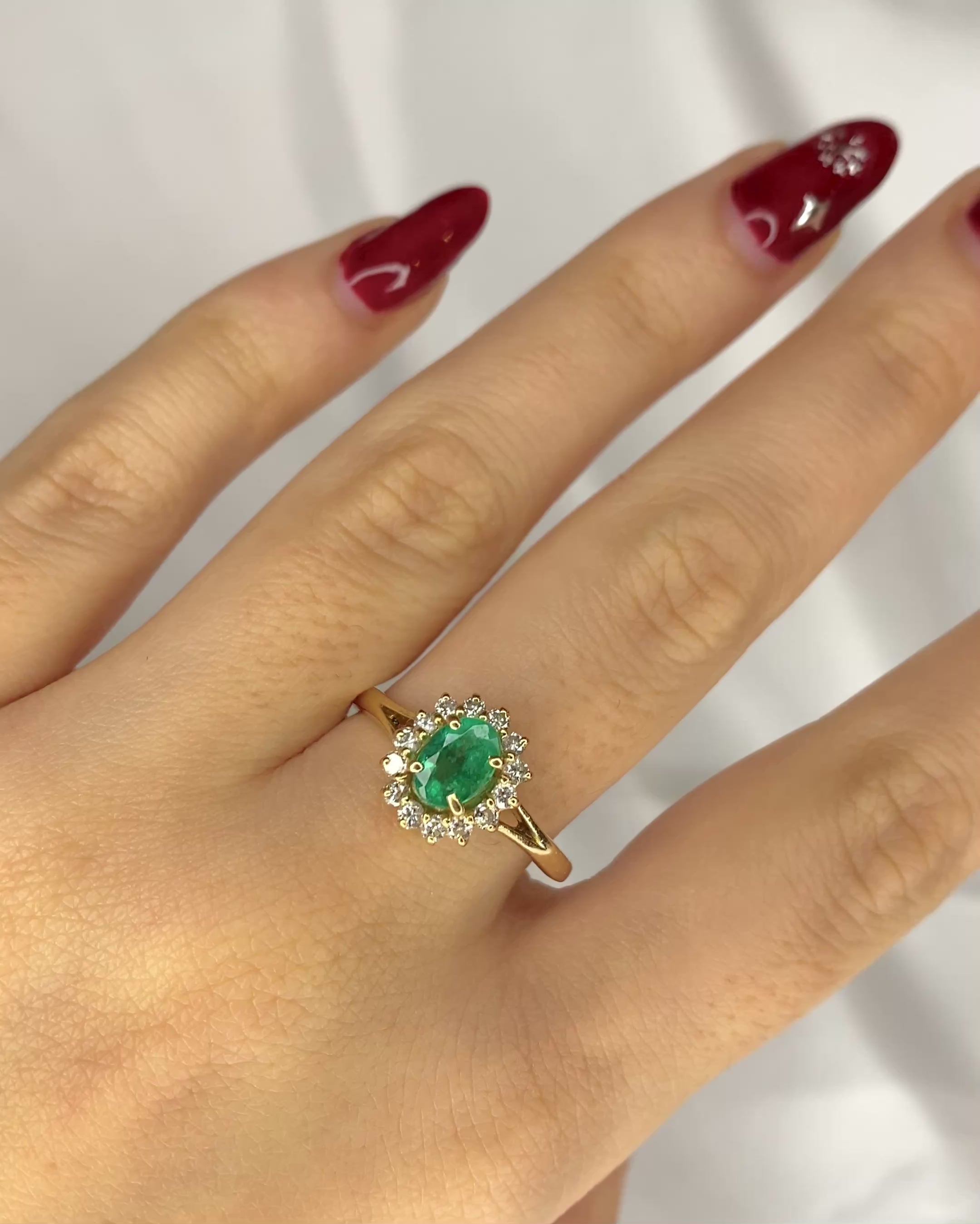 Bague Marguerite Émeraude 0.67 carat &amp; 14 Diamants &quot;Tim&quot;