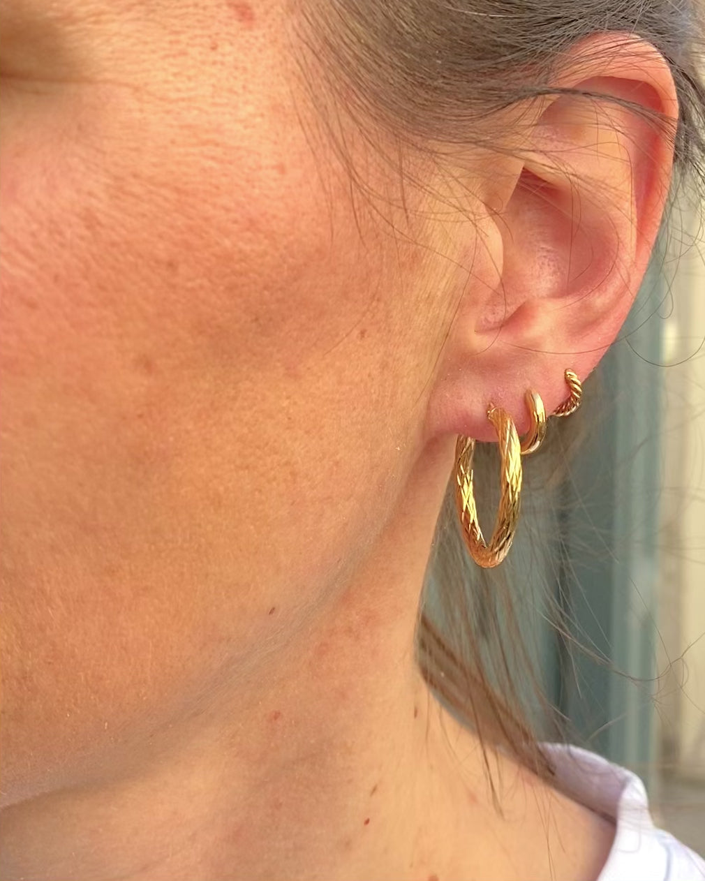 Aros de oro amarillo de 18 quilates "Daniella"