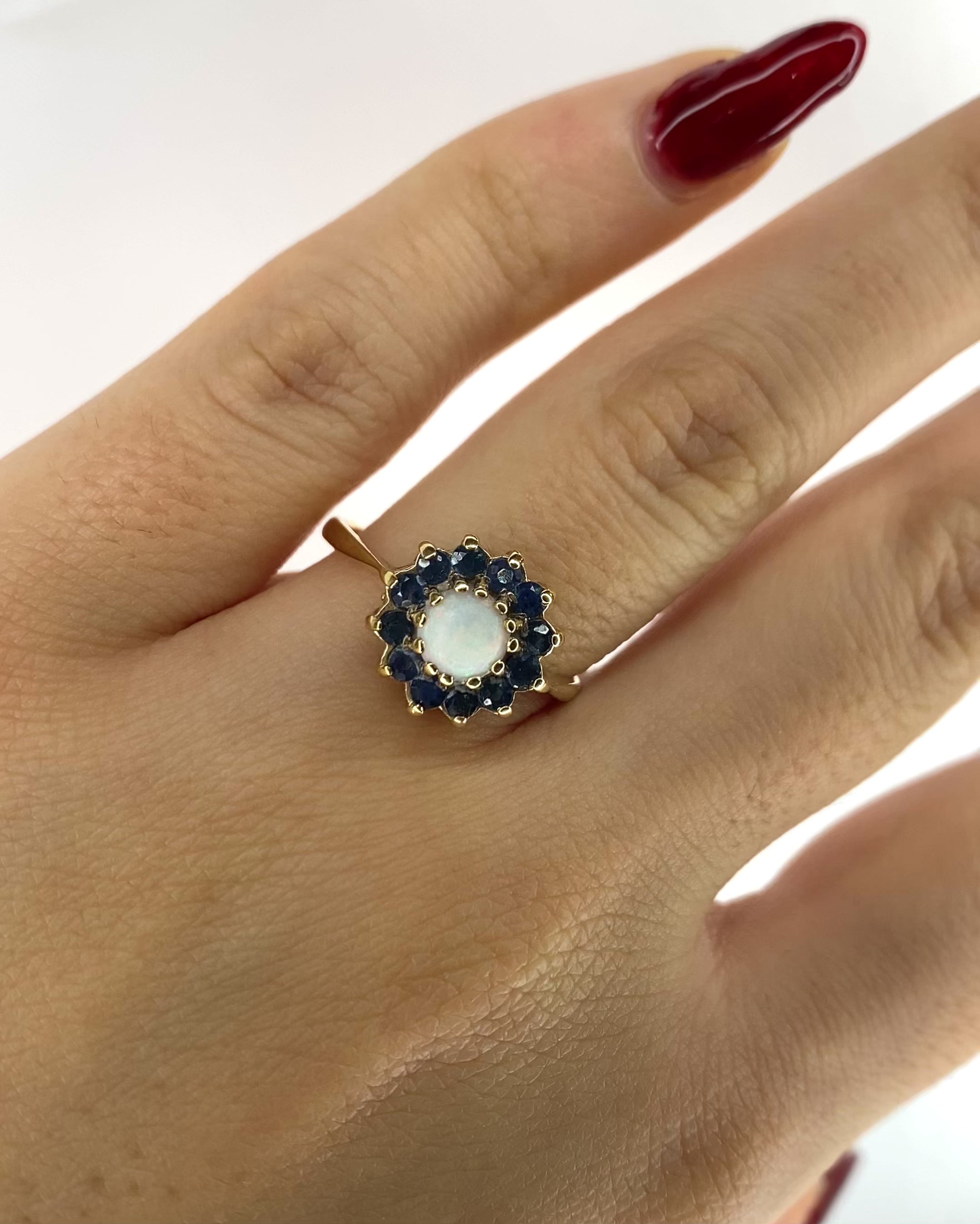 Bague Marguerite Opale 0.96 carat &amp; Saphirs "Noa"