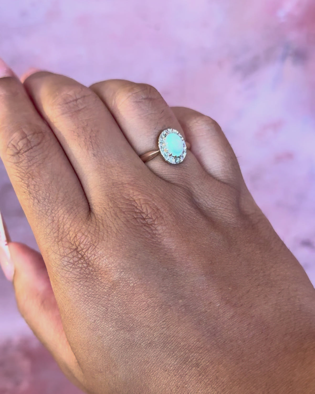 Anillo Margarita Ópalo 0.65 quilates y Diamantes "Ysoria"
