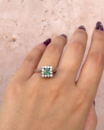 Anillo Marguerite Esmeralda 0,45 quilates y diamantes 4,24 g "Tania"
