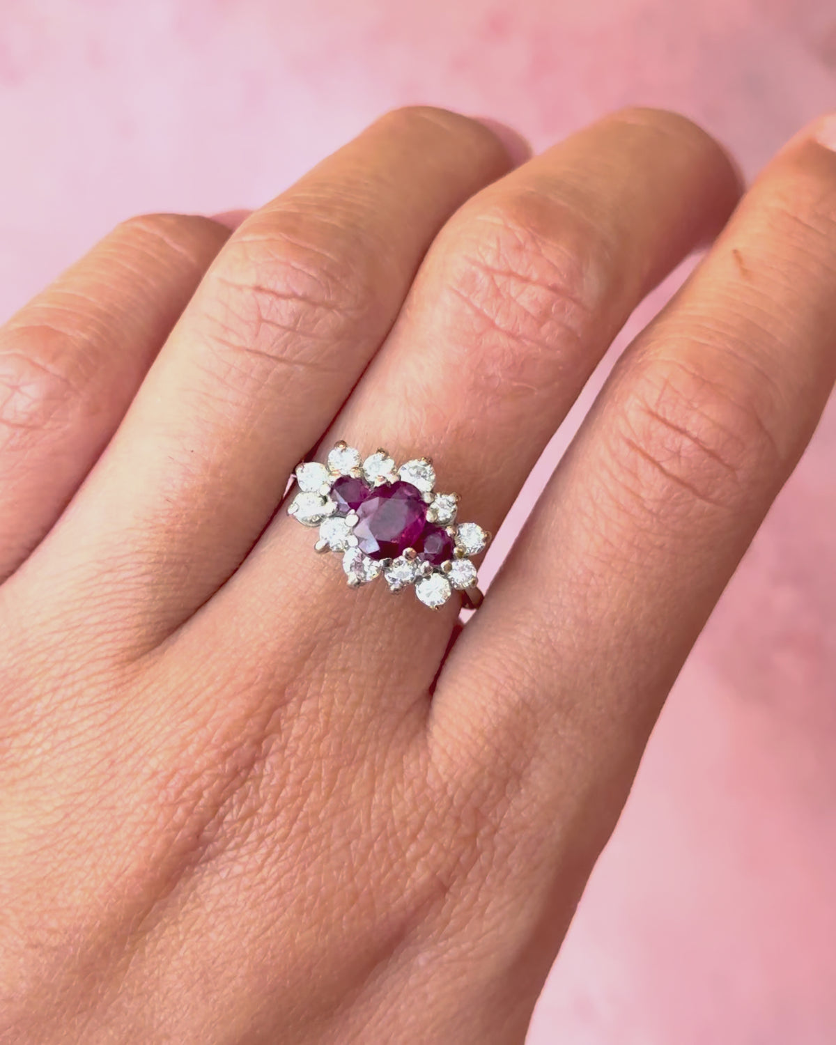 Bague Marguerite Trilogie Rubis 1.14 carat &amp; Diamants 0.72 carat "Ysée"