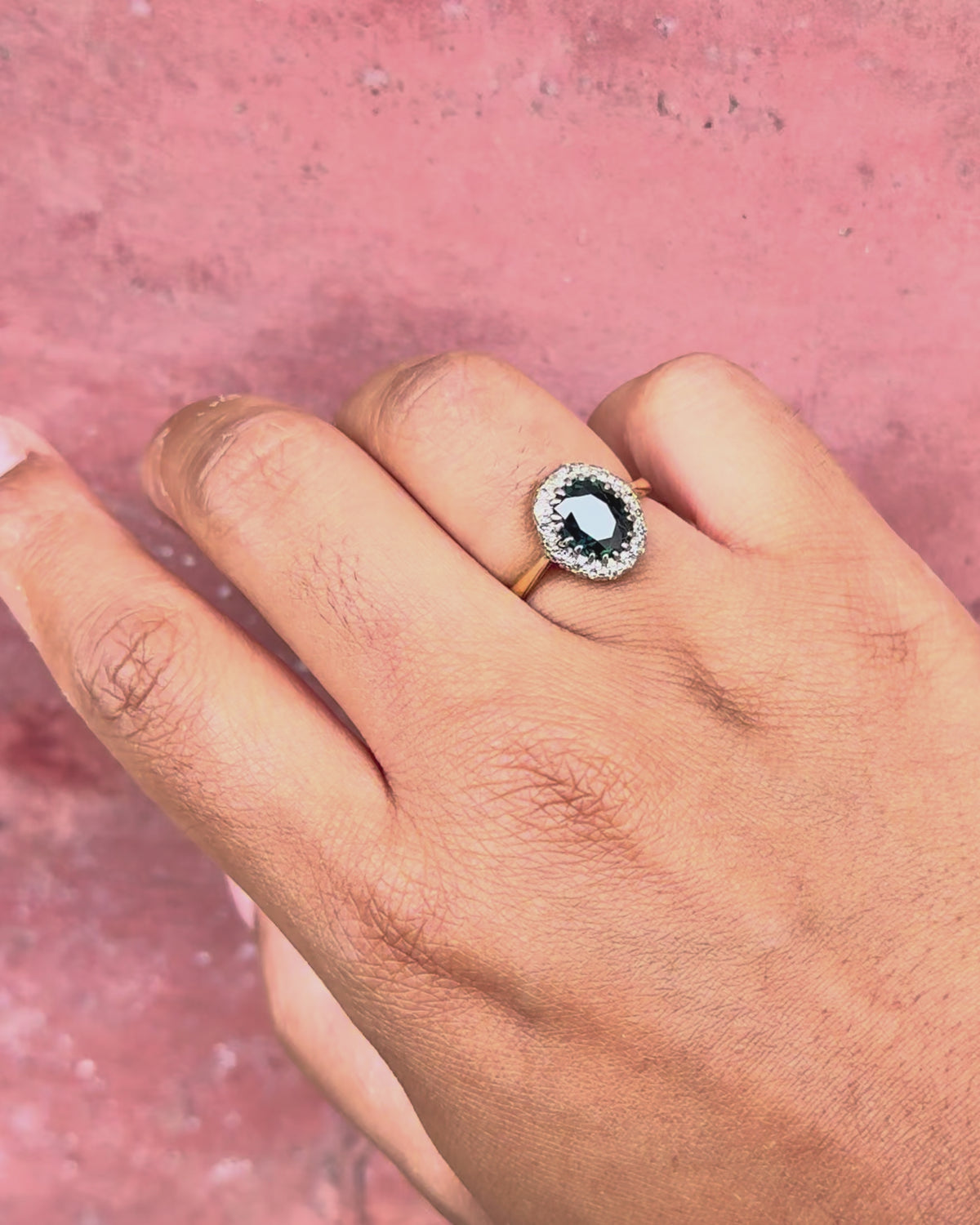 “Marinette” Daisy Ring with 1.80-carat Sapphire &amp; 0.36-carat Diamonds
