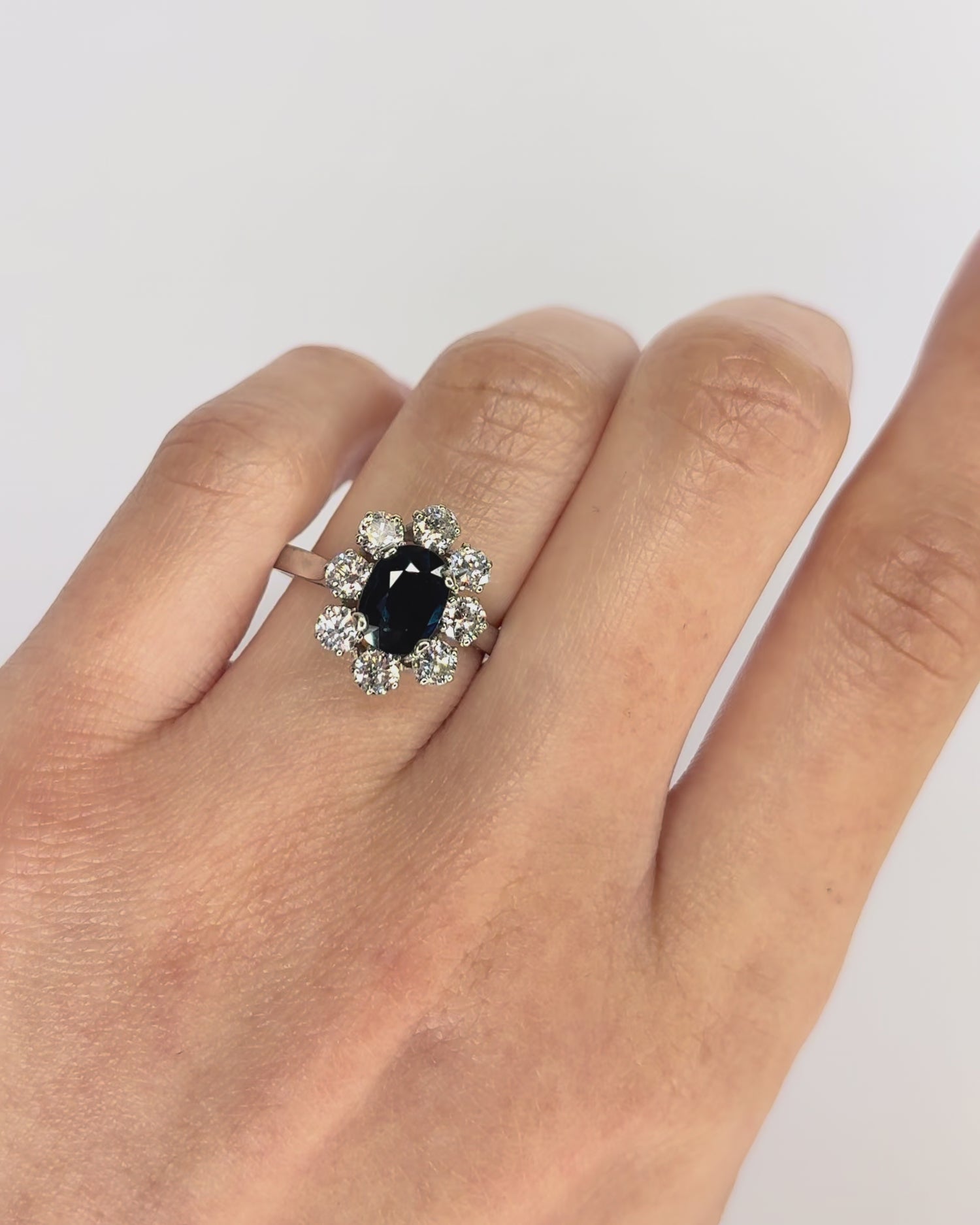 Bague Marguerite Saphir 1.24 carat &amp; Diamants 0.80 carat "Linda"