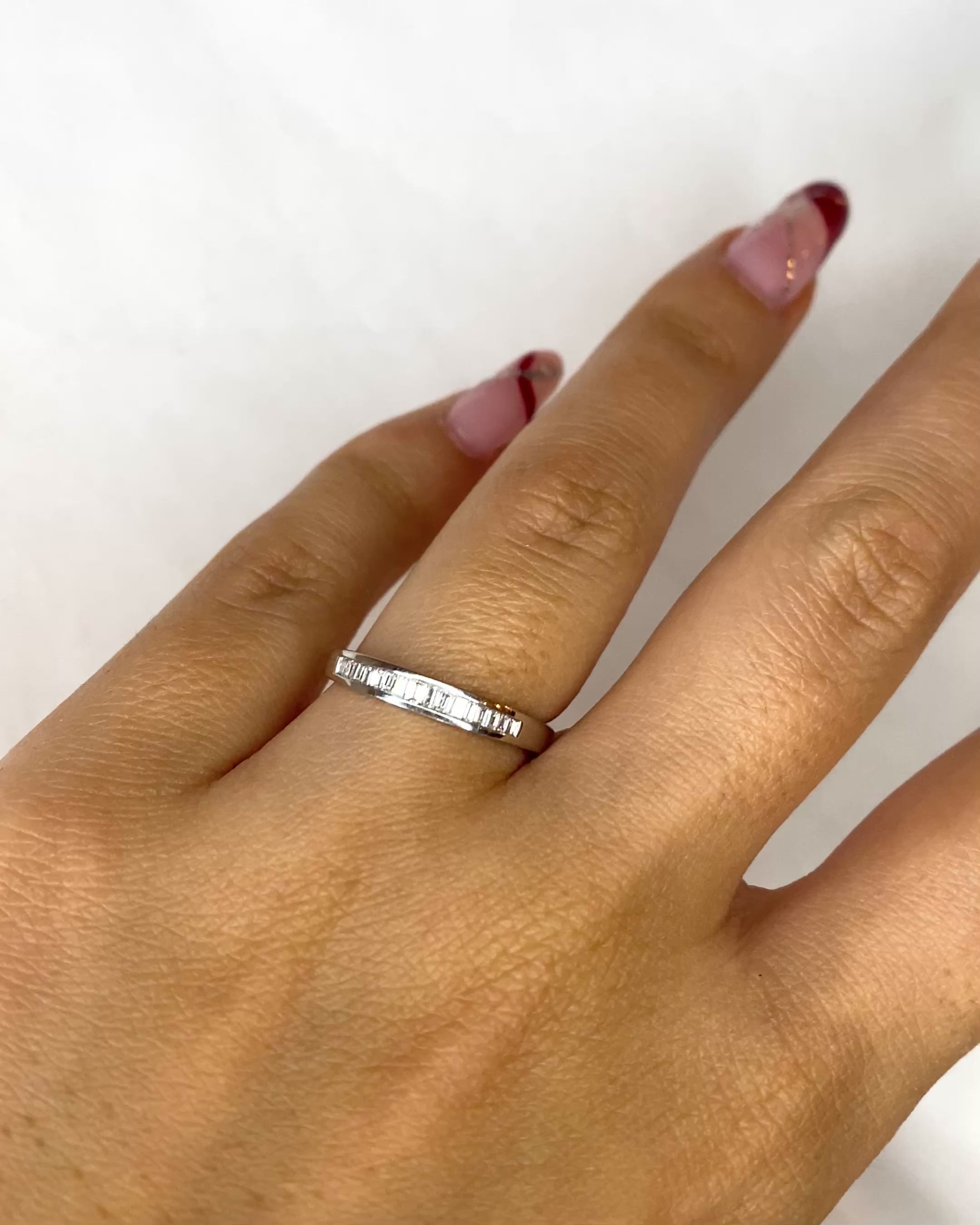 Half Diamond Baguette 0.34 carat "Agnès"