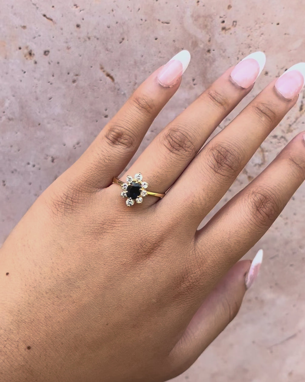 Bague Marguerite Saphir 0.91 carat &amp; Diamants 0.52 carat "Léna"