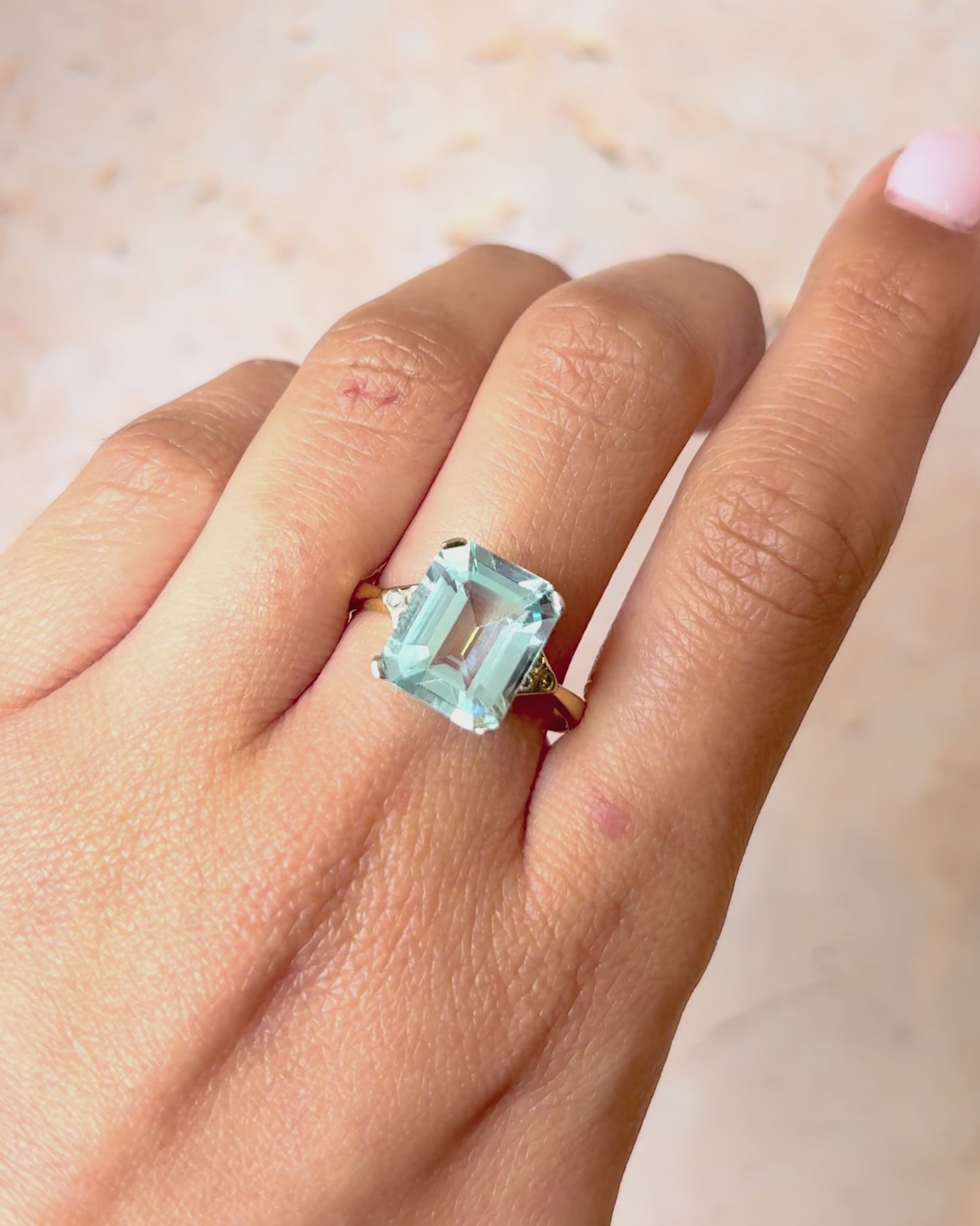 Bague Trilogie Aigue-Marine 5 carats &amp; 6 Diamants "Solange"