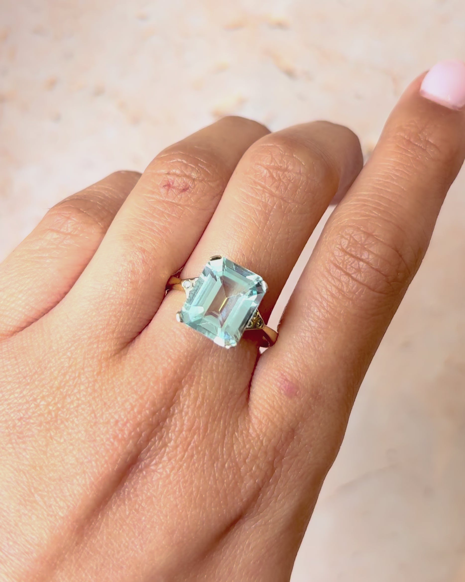 Bague Trilogie Aigue-Marine 5 carats &amp; 6 Diamants "Solange"