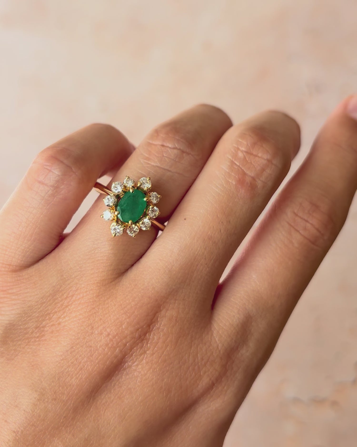 Bague Marguerite Émeraude 0.75 carat &amp; Diamants 0.70 carat 4.16g "Émilia"